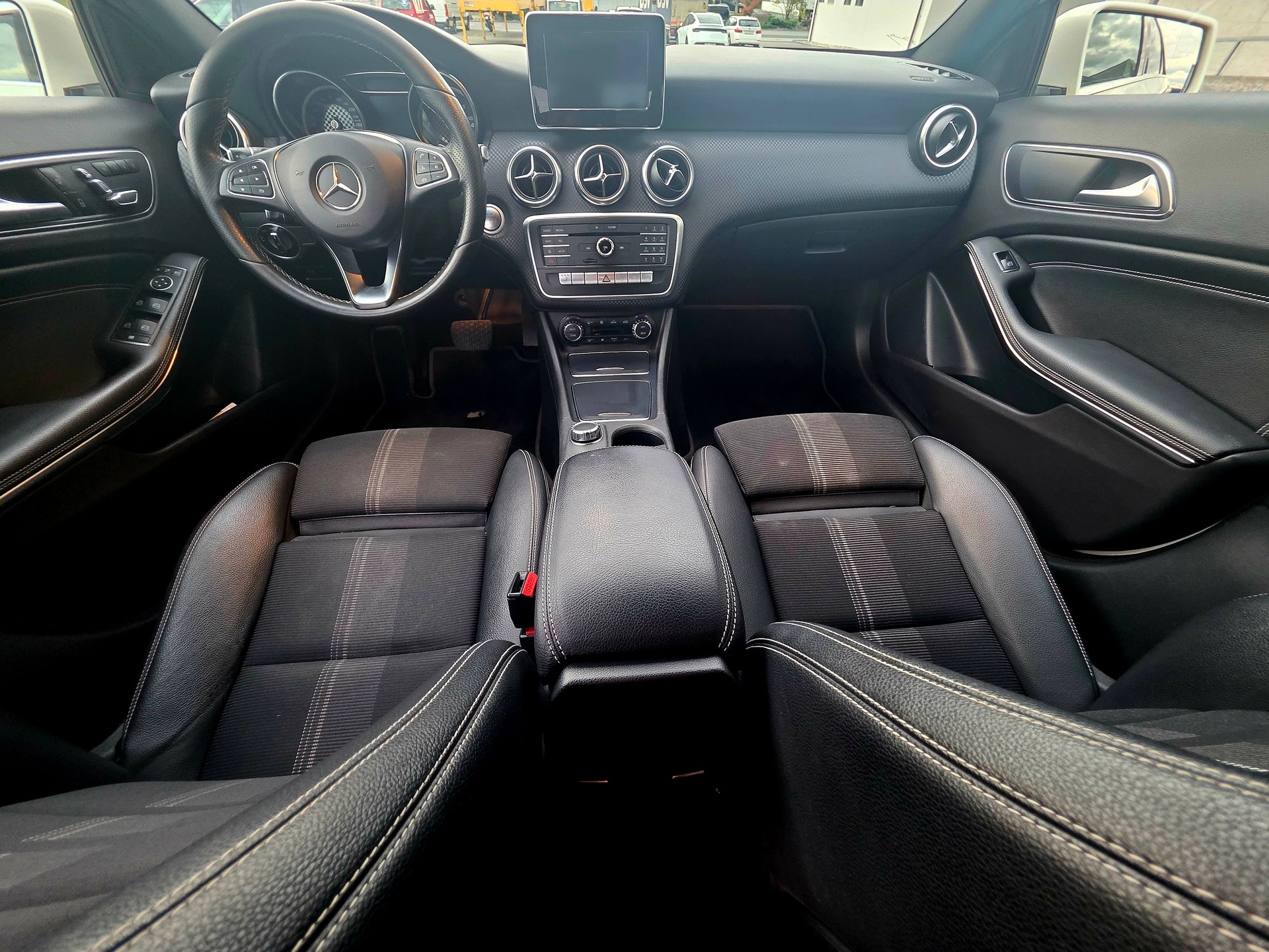MERCEDES-BENZ A 200 CDI Night Star 7G-DCT-image-5