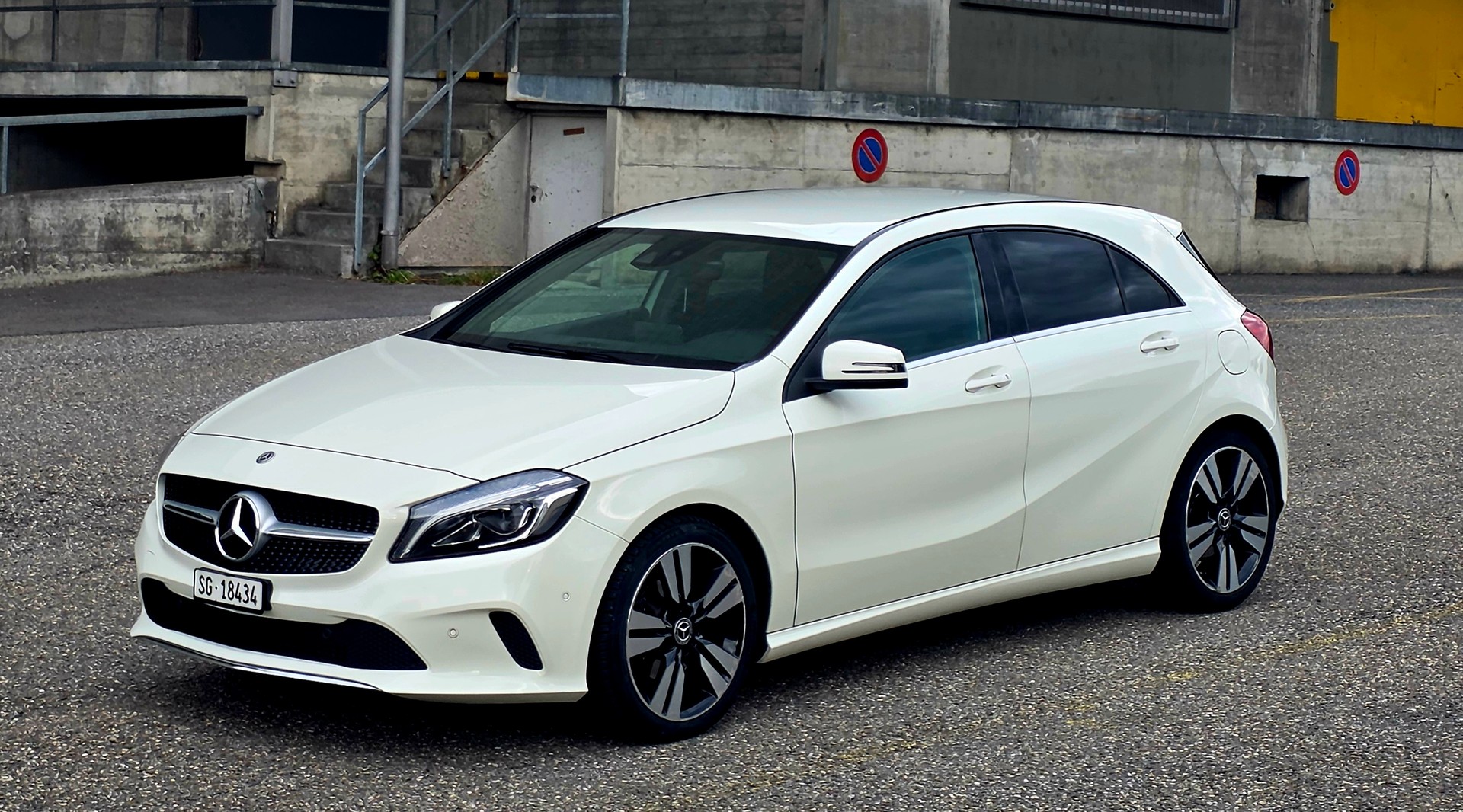 MERCEDES-BENZ A 200 CDI Night Star 7G-DCT-image-1
