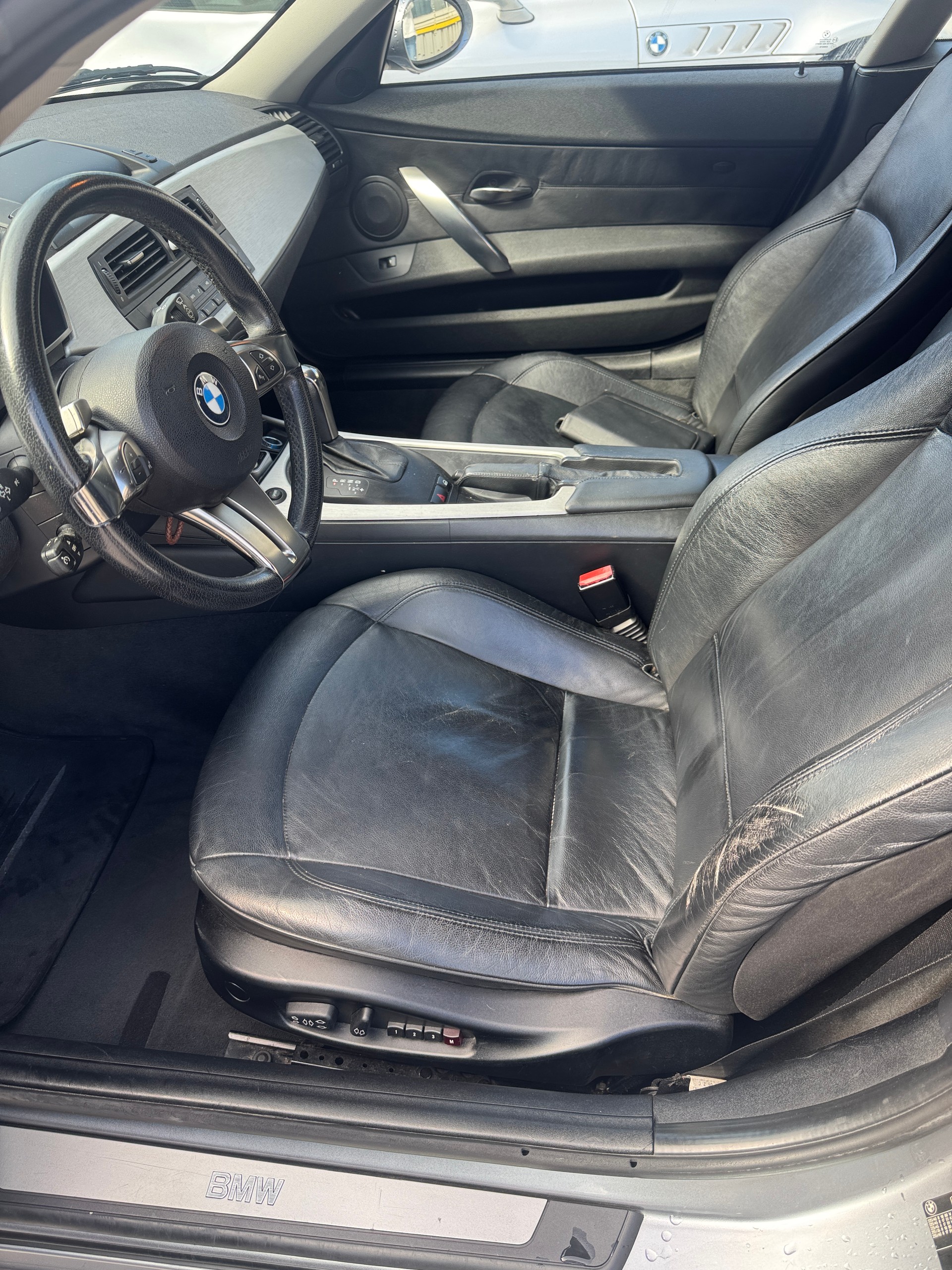 BMW Z4 3.0si Coupé-image-5