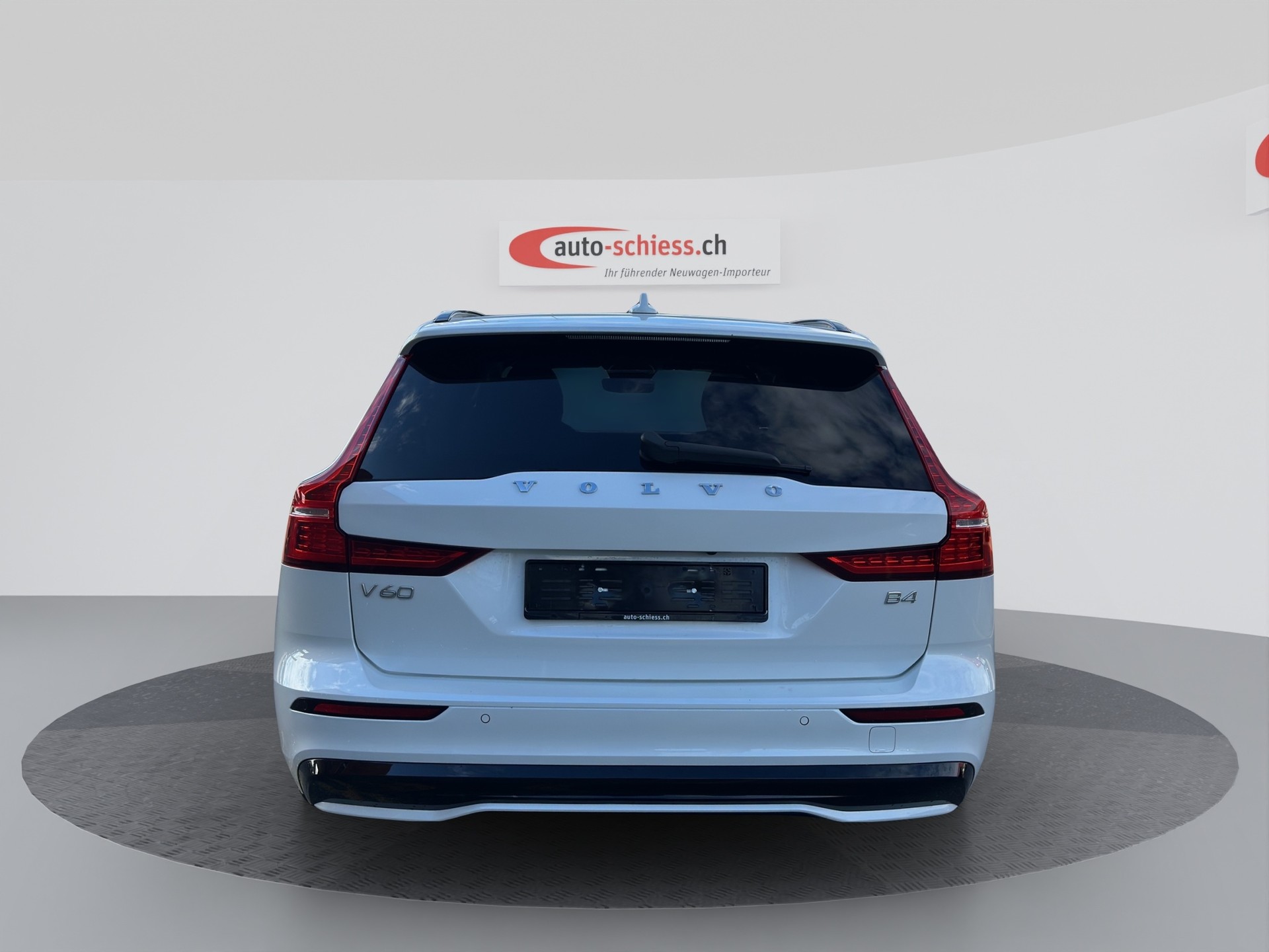 VOLVO V60 B4 Benzin Mild Hybrid Plus Dark DCT-image-3