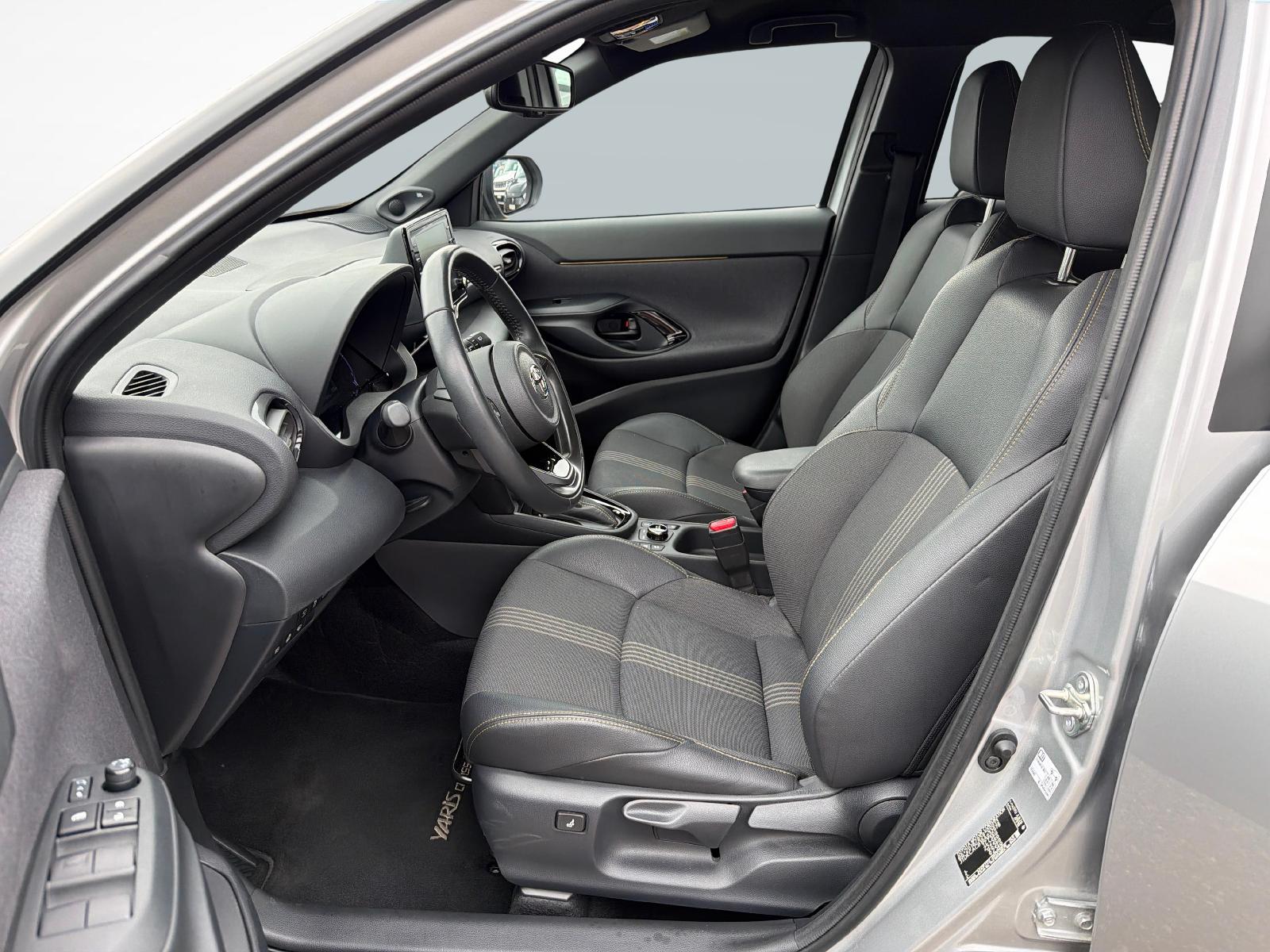 TOYOTA Yaris Cross 1.5 VVT-i HSD Adventure AWD-i-image-13