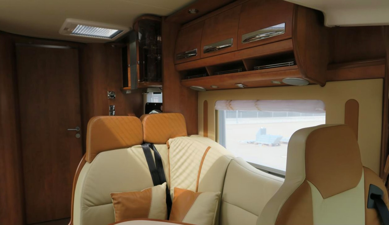 CARTHAGO Chic High-Line I59***Absolute Oberklasse der vollintegrierten Reisemobile ***-image-1