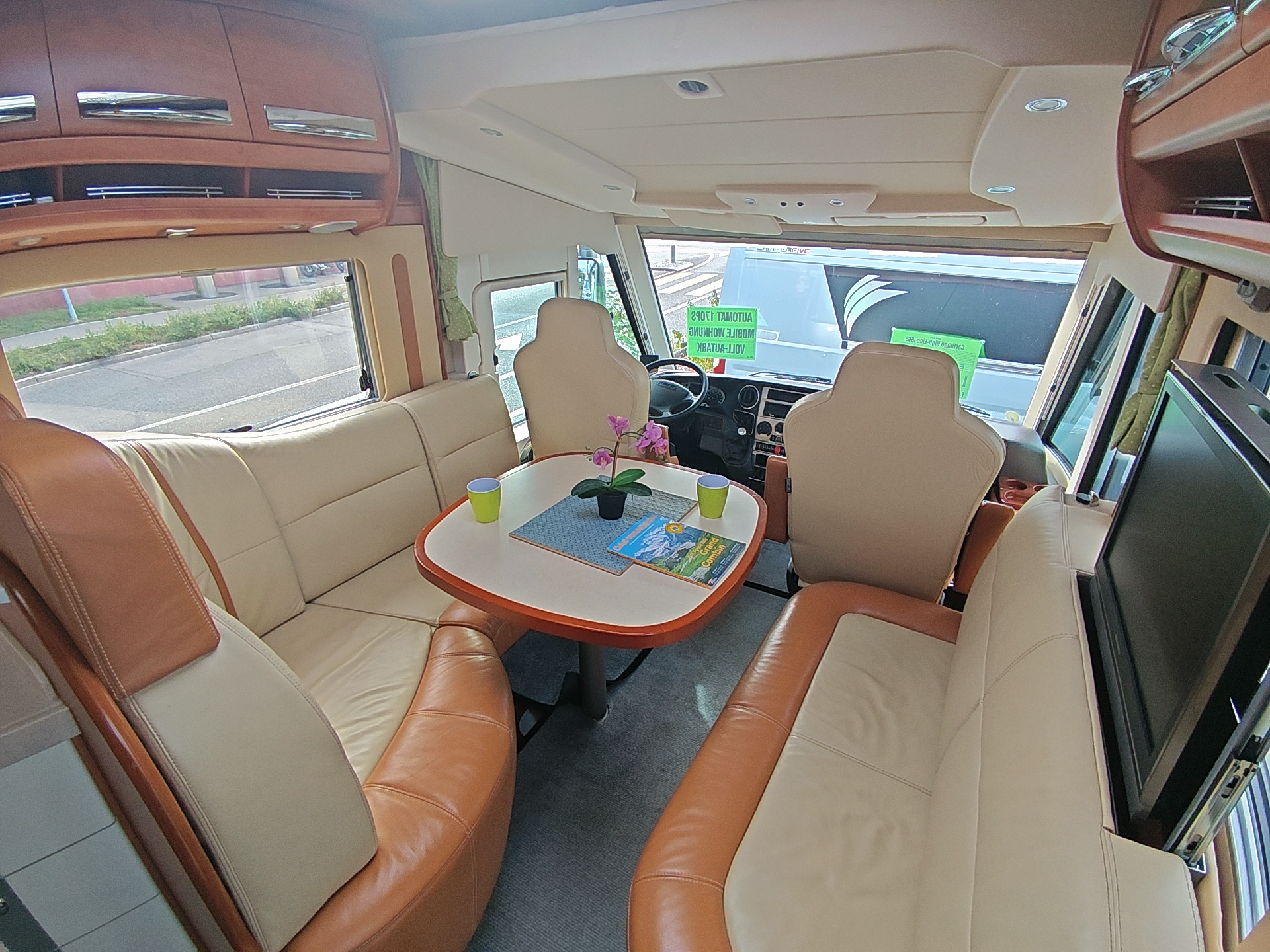 CARTHAGO Chic High-Line I59***Absolute Oberklasse der vollintegrierten Reisemobile ***-showroom-element-1