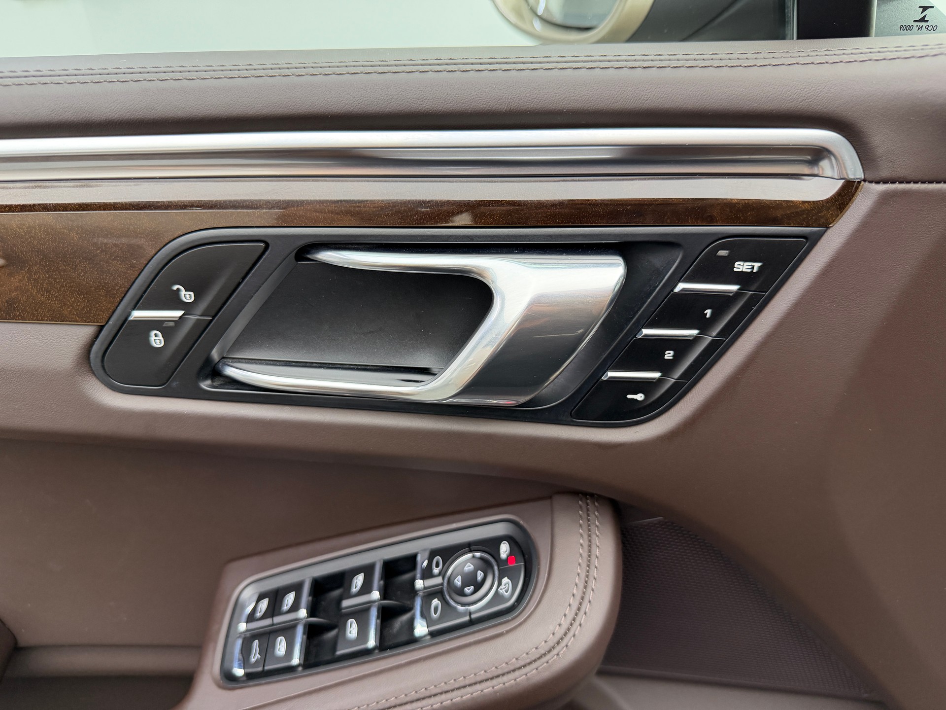 PORSCHE Macan Turbo V6 400PS Palladium Metallic PDK / 360° Kamera / BOSE Soundsystem / Panoramadach / Leder / KW-Gewindefahrwerk /-image-15