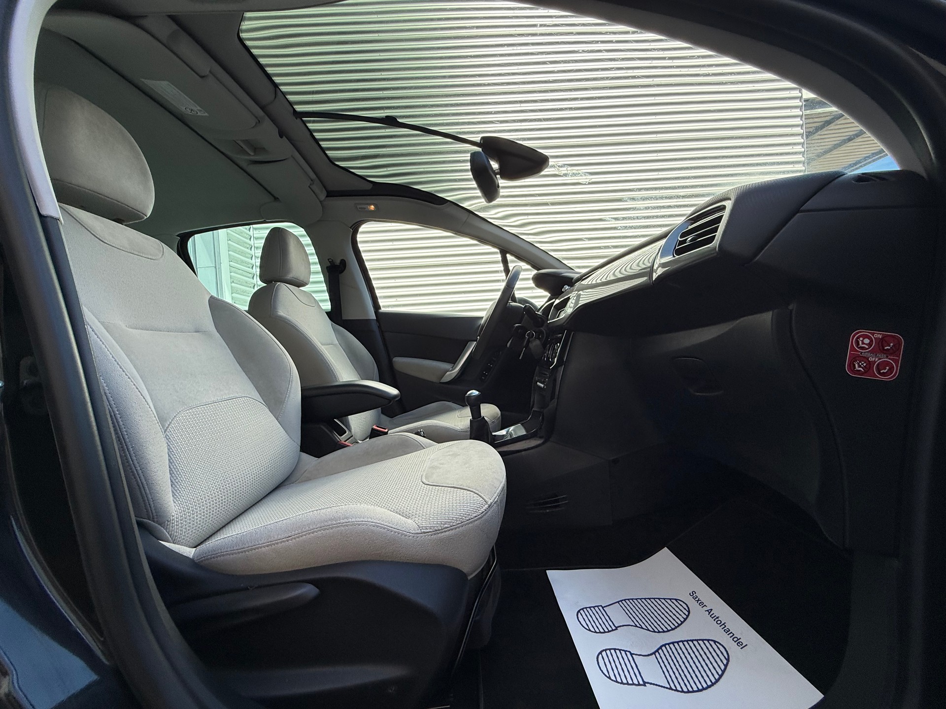 CITROEN C3 1.6i 16V Exclusive-image-8