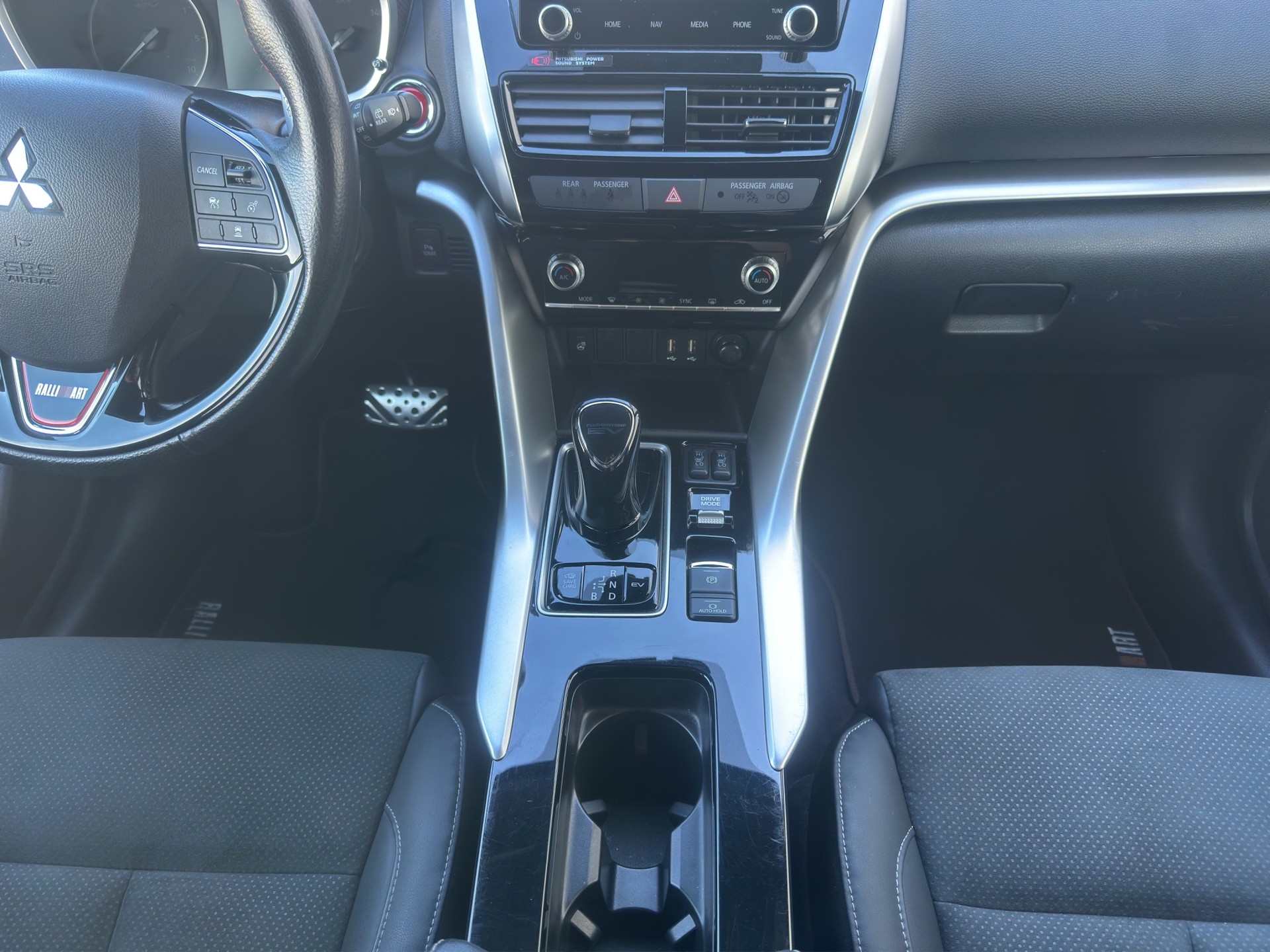 MITSUBISHI Eclipse Cross 2.4 PHEV Ralliart 4WD-image-12