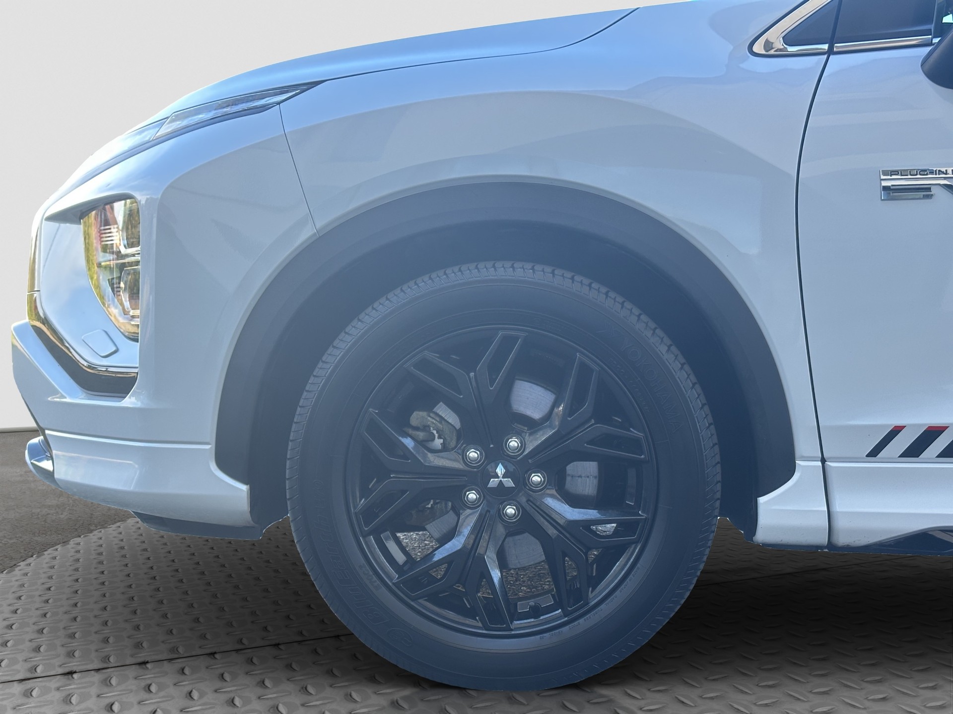 MITSUBISHI Eclipse Cross 2.4 PHEV Ralliart 4WD-image-17