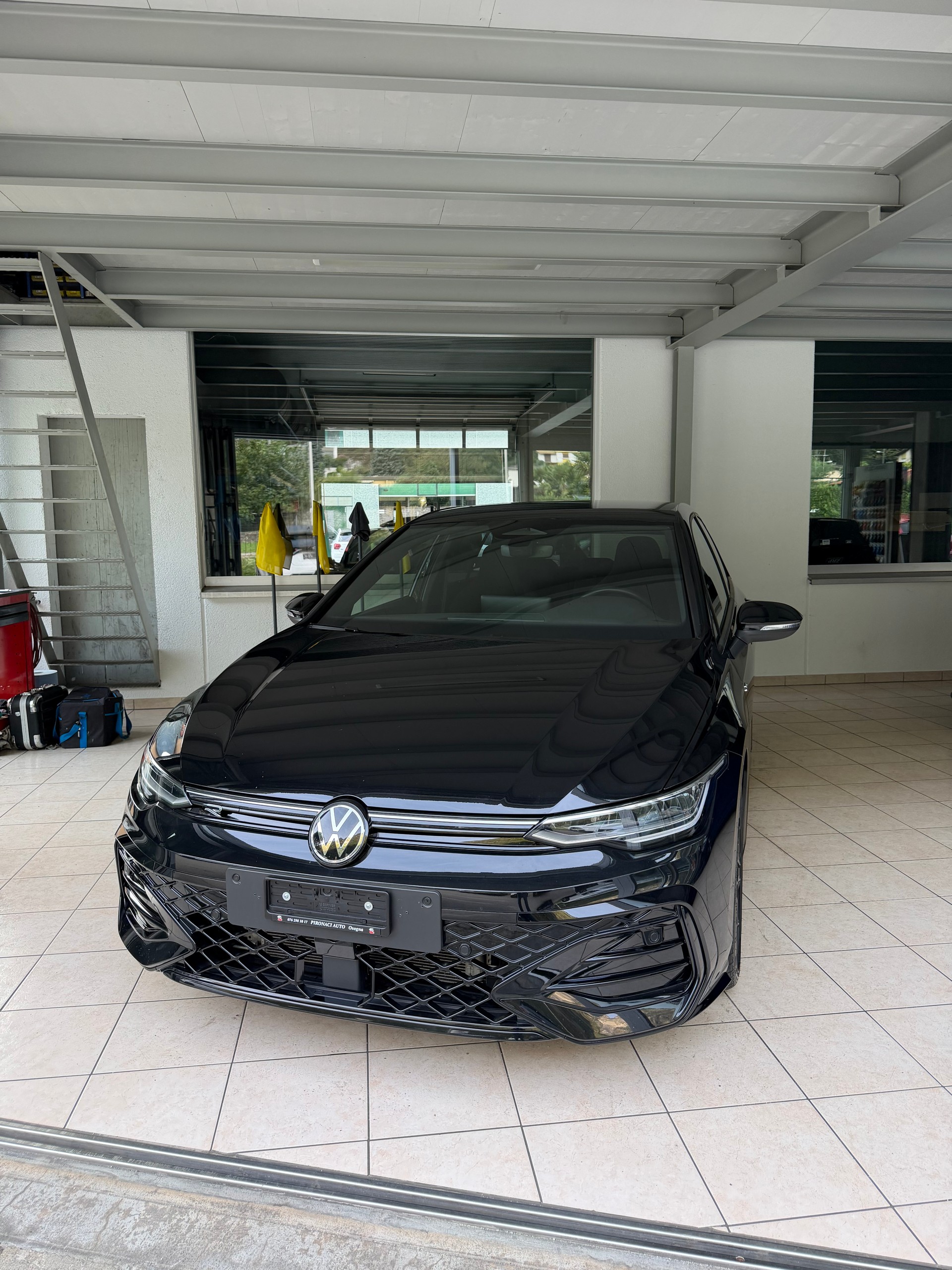 VW Golf 1.5 e TSI mHEV R-Line DSG-image-0