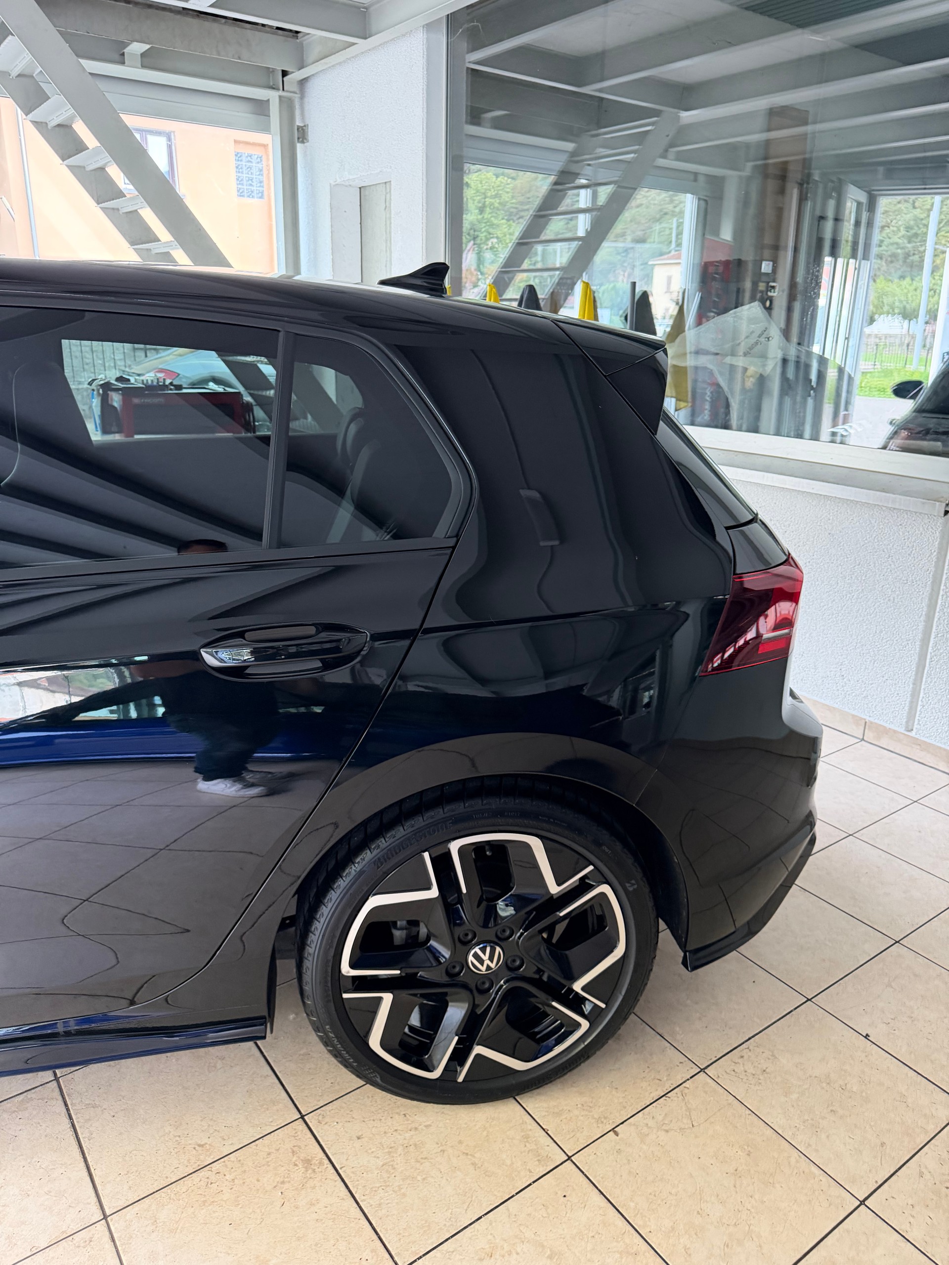 VW Golf 1.5 e TSI mHEV R-Line DSG-image-3
