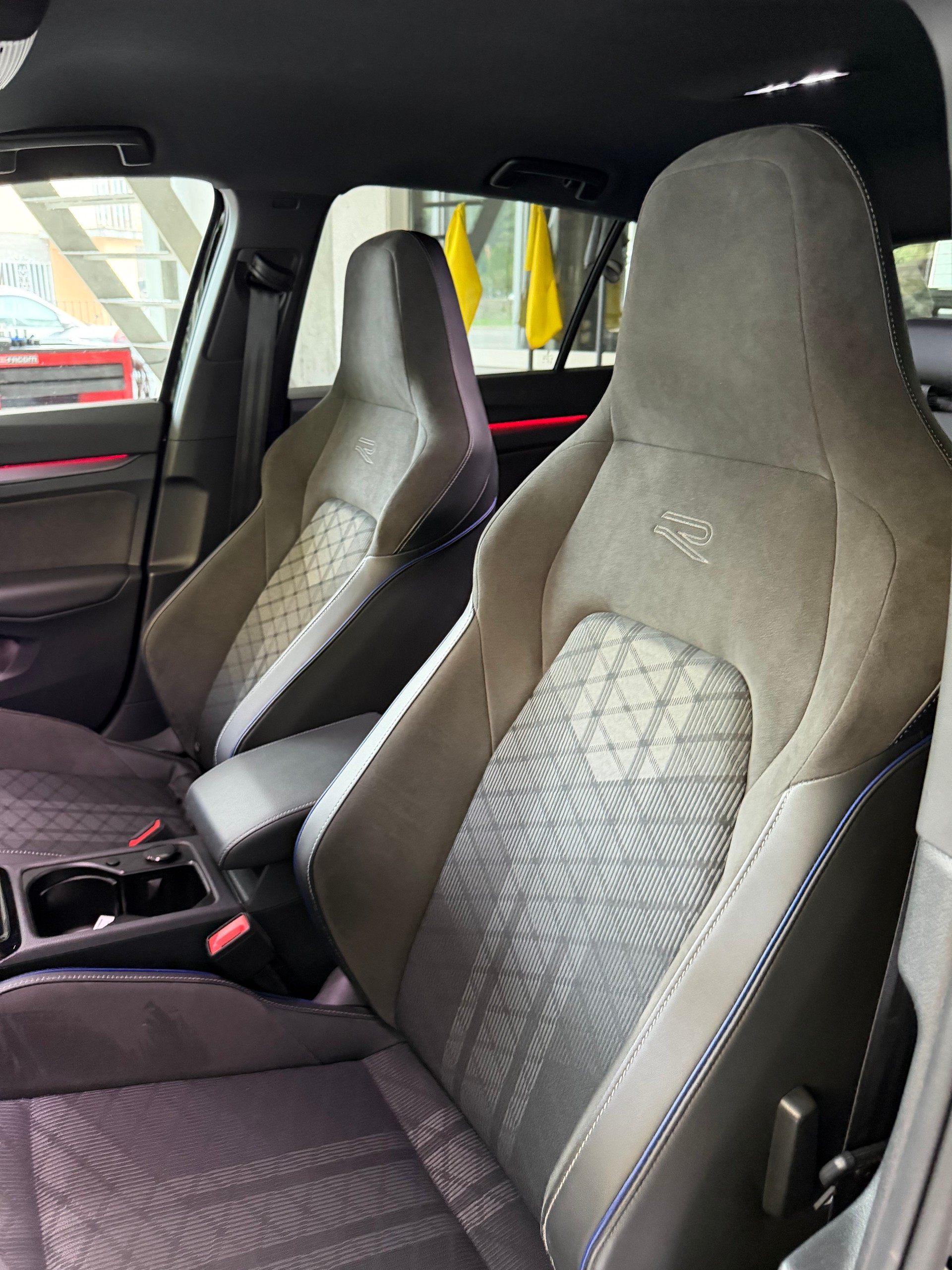 VW Golf 1.5 e TSI mHEV R-Line DSG-image-10