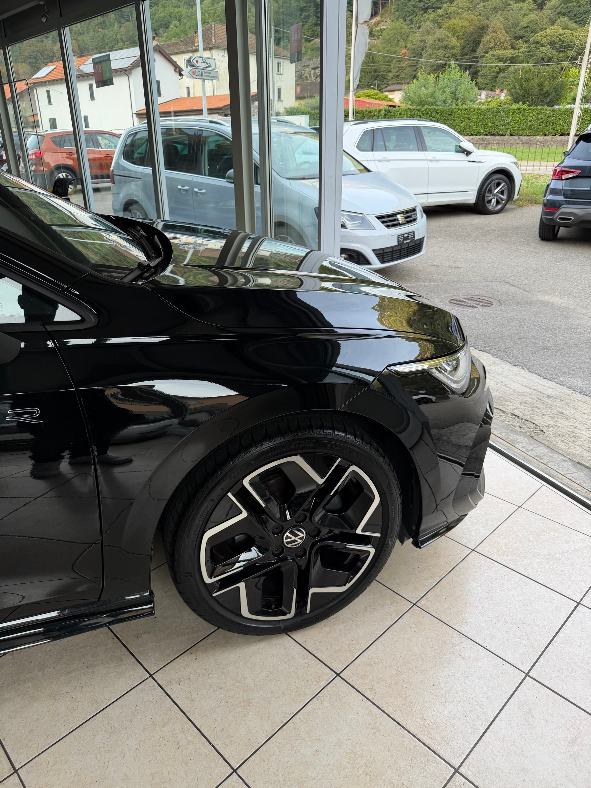 VW Golf 1.5 e TSI mHEV R-Line DSG-image-7