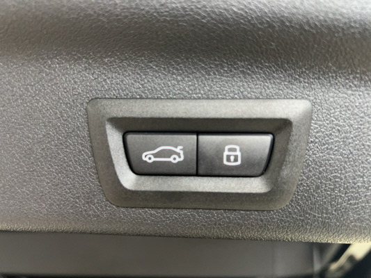BMW X1 sDrive 20i 48V-image-14