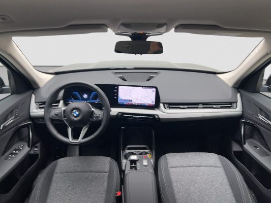 BMW X1 sDrive 20i 48V-image-10