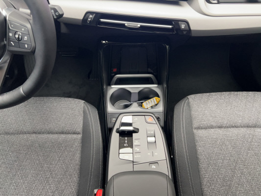 BMW X1 sDrive 20i 48V-image-11