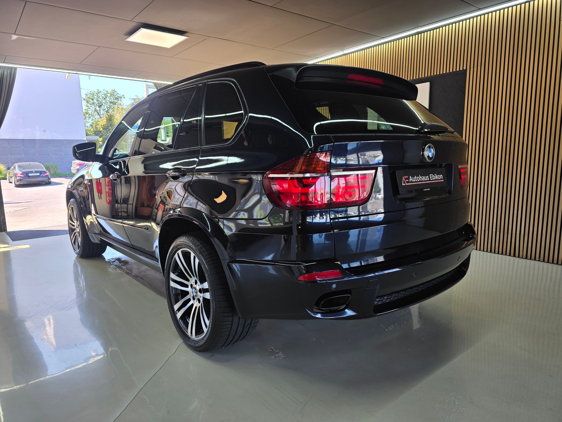 BMW X5 xDrive M50d Steptronic Individual 7-Plätze-image-4