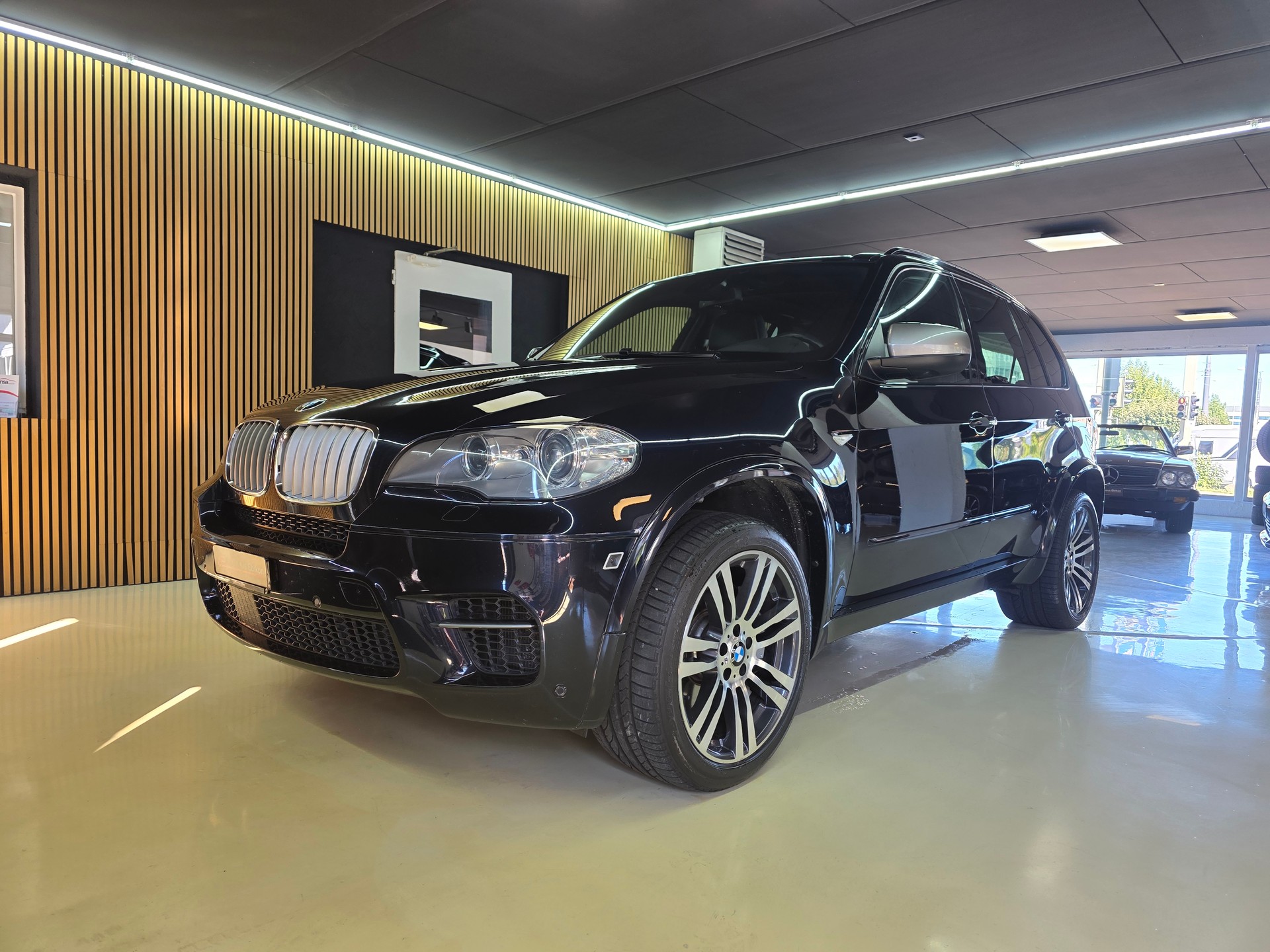 BMW X5 xDrive M50d Steptronic Individual 7-Plätze-image-2