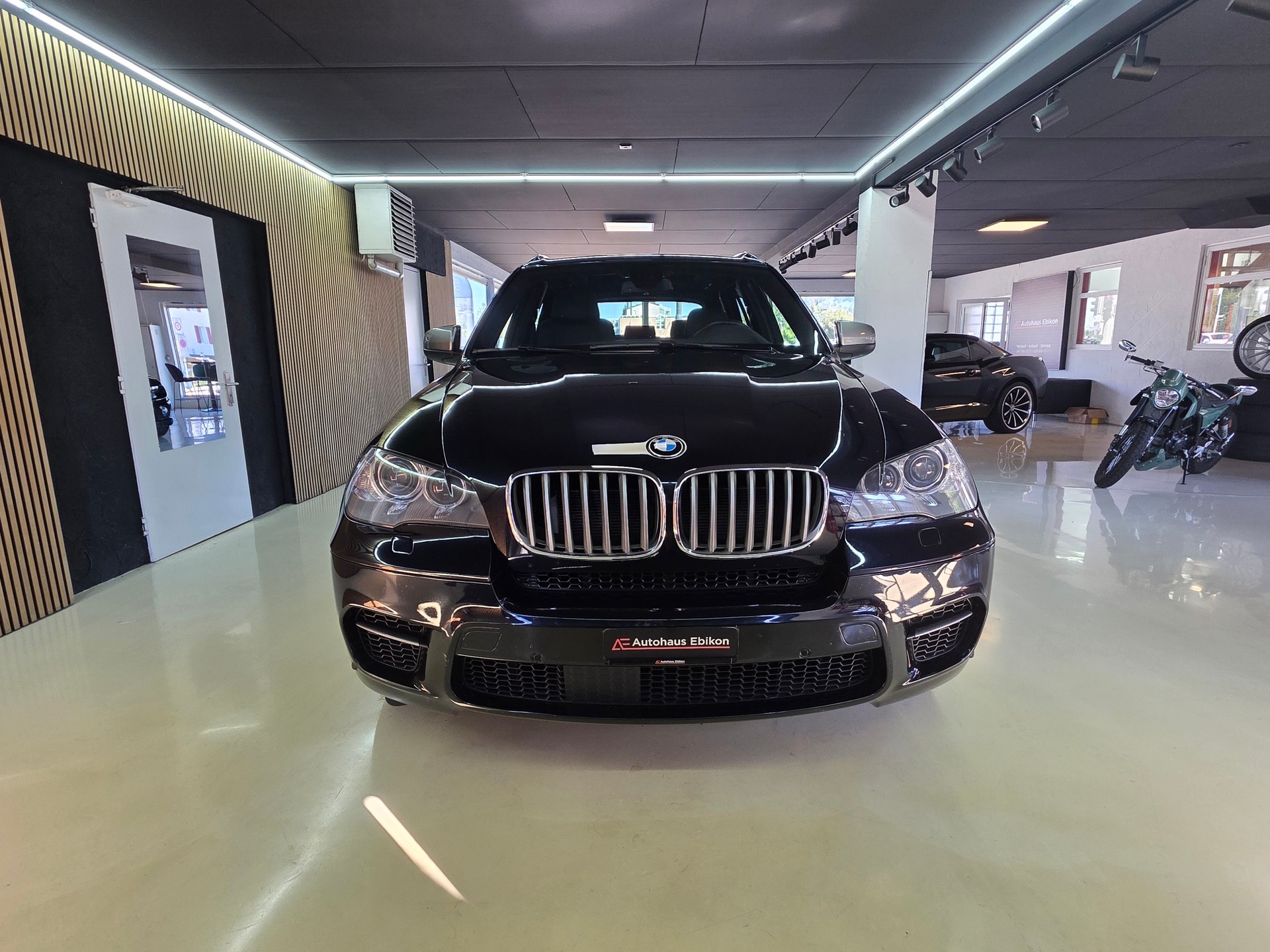 BMW X5 xDrive M50d Steptronic Individual 7-Plätze-image-1
