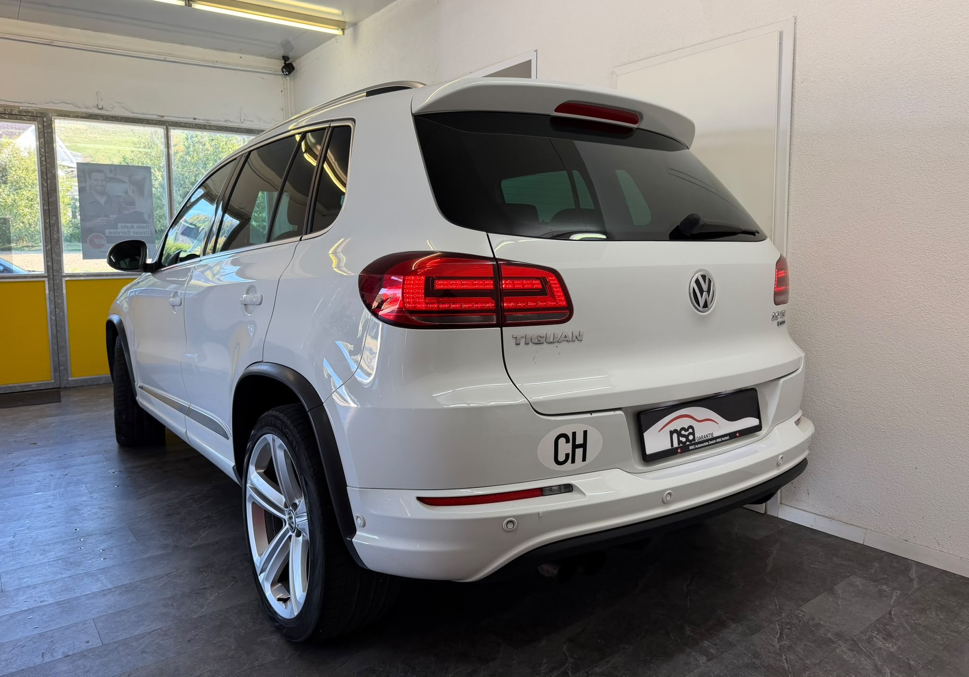 VW Tiguan 2.0 TSI Cup R-Line 4Motion DSG-image-2