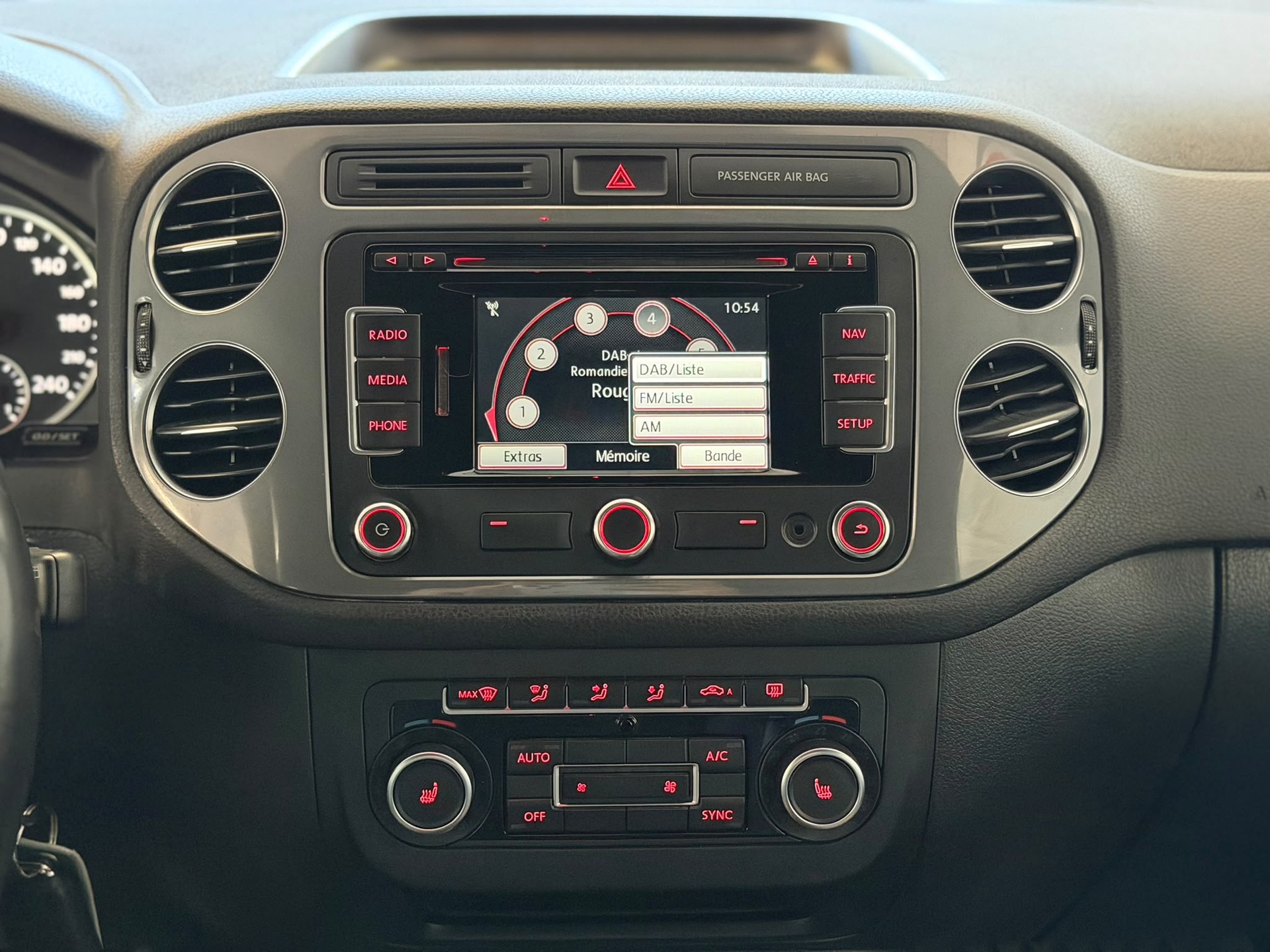VW Tiguan 2.0 TSI Cup R-Line 4Motion DSG-image-10