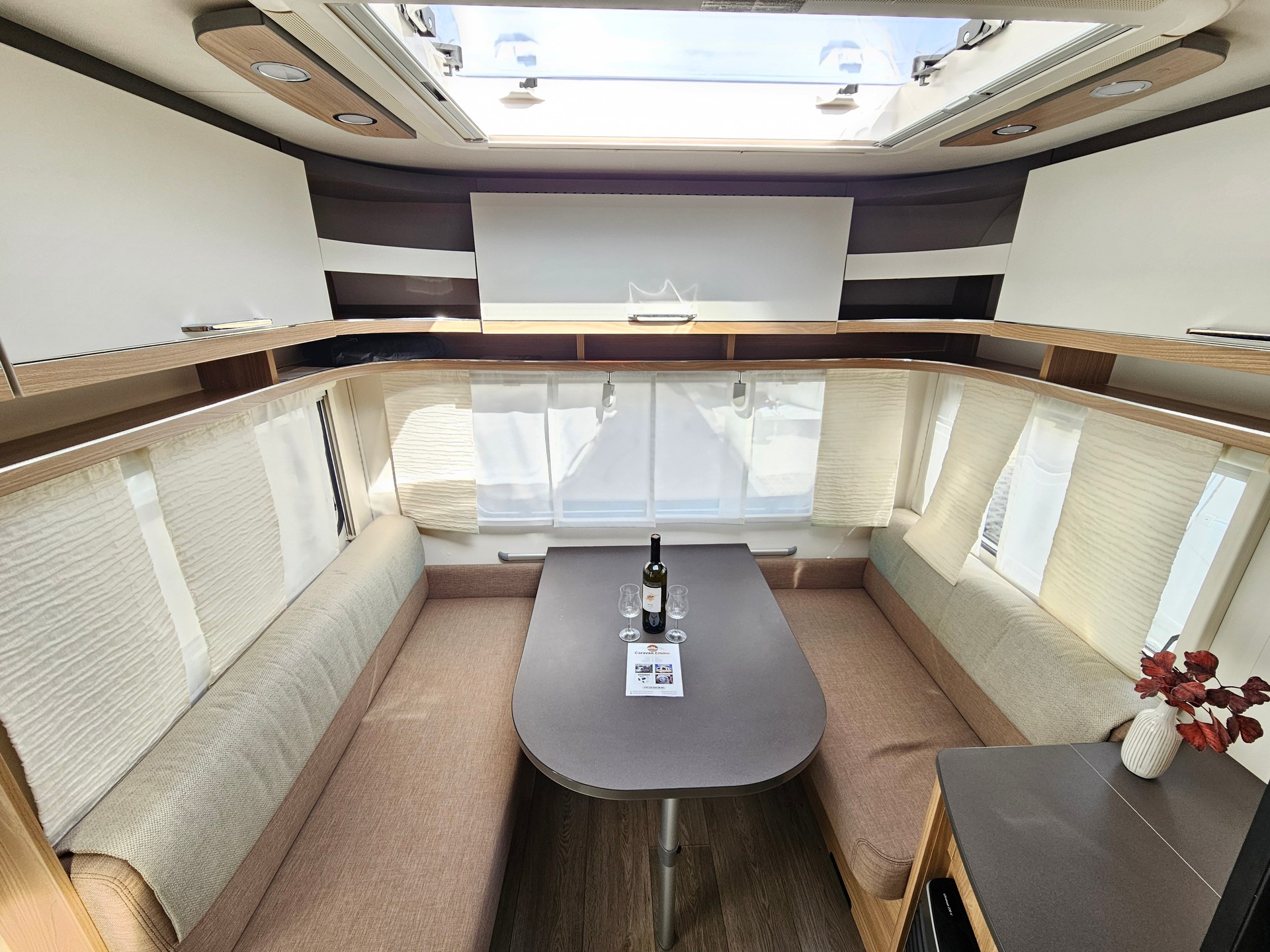 BÜRSTNER Premio 490 TS mit Queensbett, Mover!-image-5