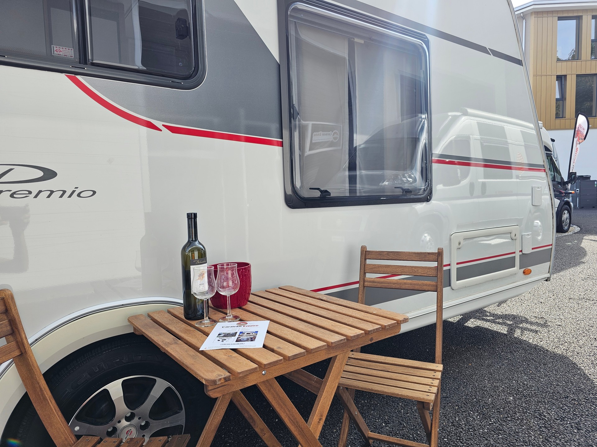 BÜRSTNER Premio 490 TS mit Queensbett, Mover!-image-3