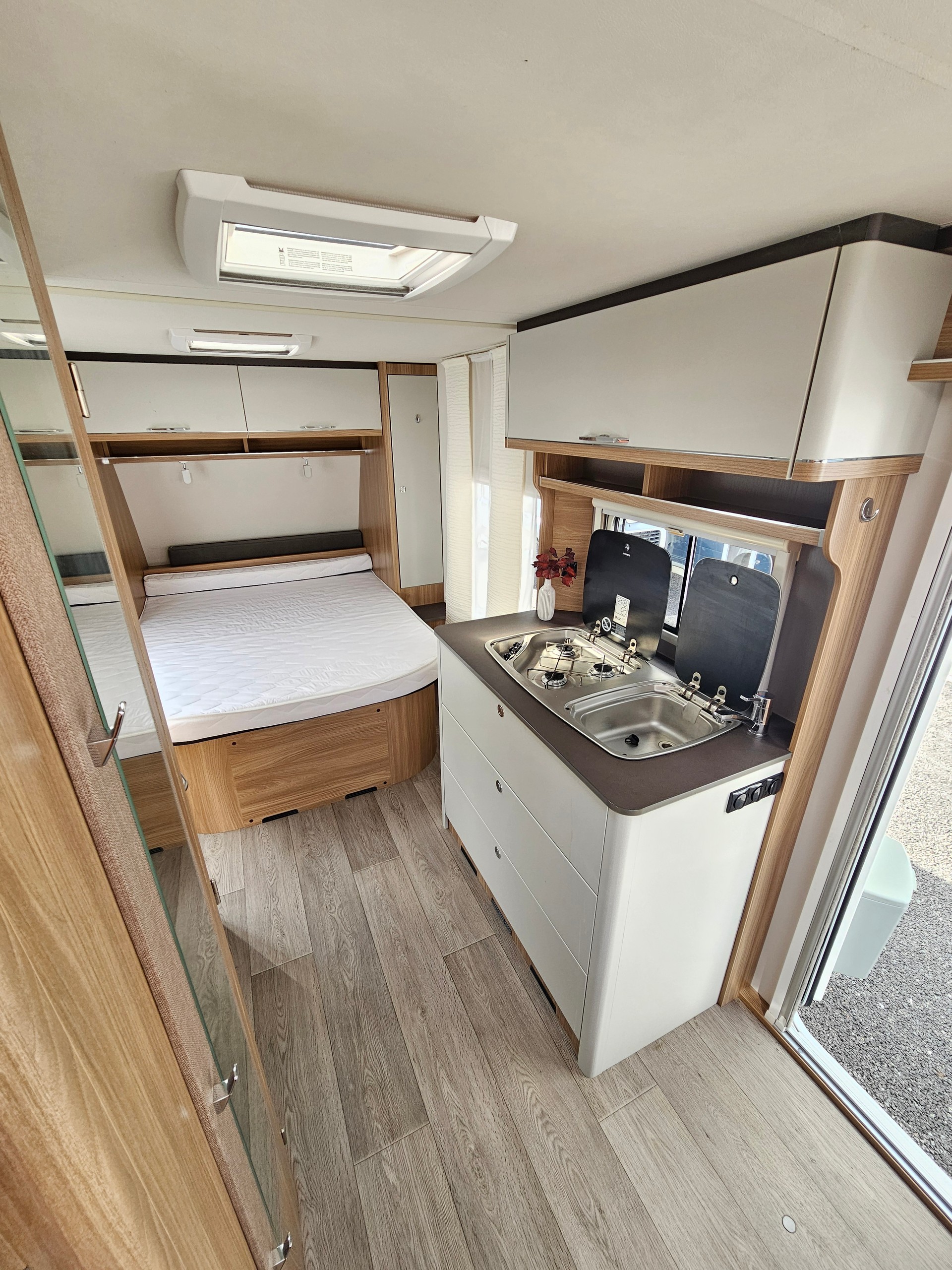 BÜRSTNER Premio 490 TS mit Queensbett, Mover!-image-7