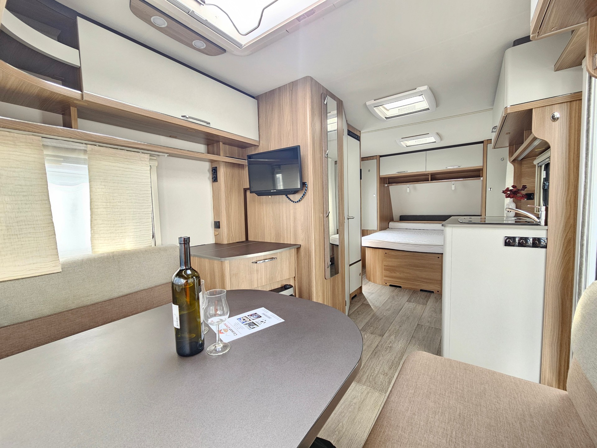 BÜRSTNER Premio 490 TS mit Queensbett, Mover!-image-6