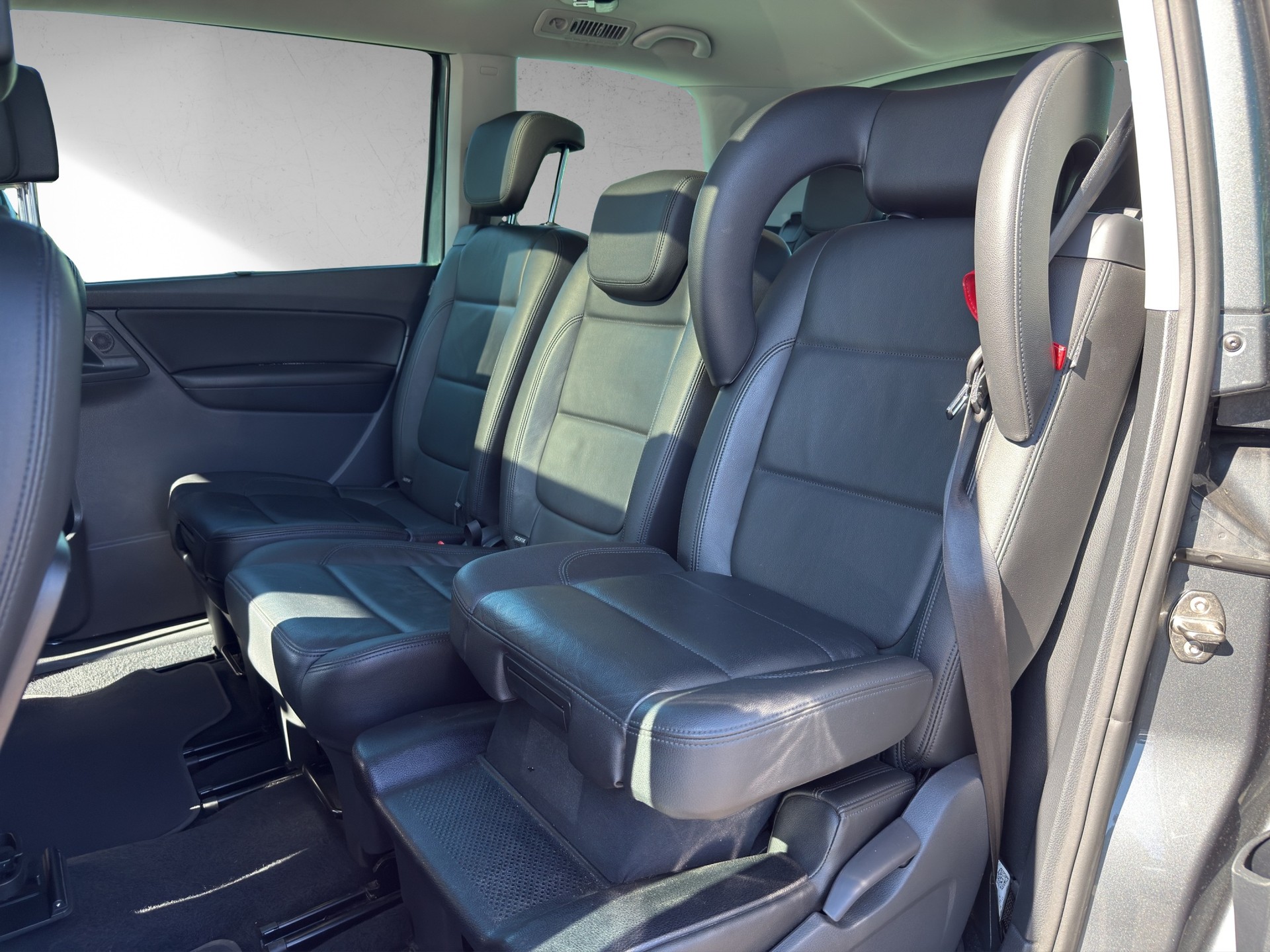 VW Sharan 2.0 TSI BMT Highline DSG-image-9