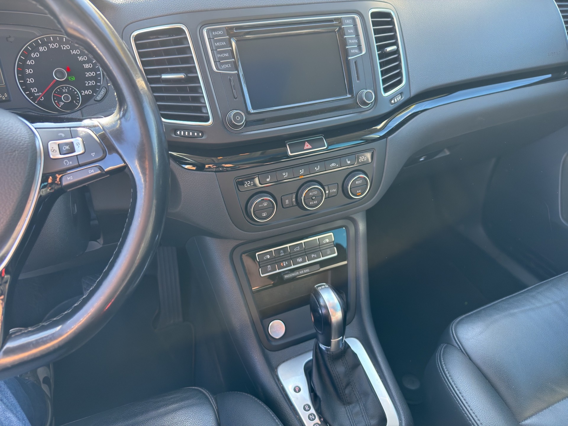VW Sharan 2.0 TSI BMT Highline DSG-image-6
