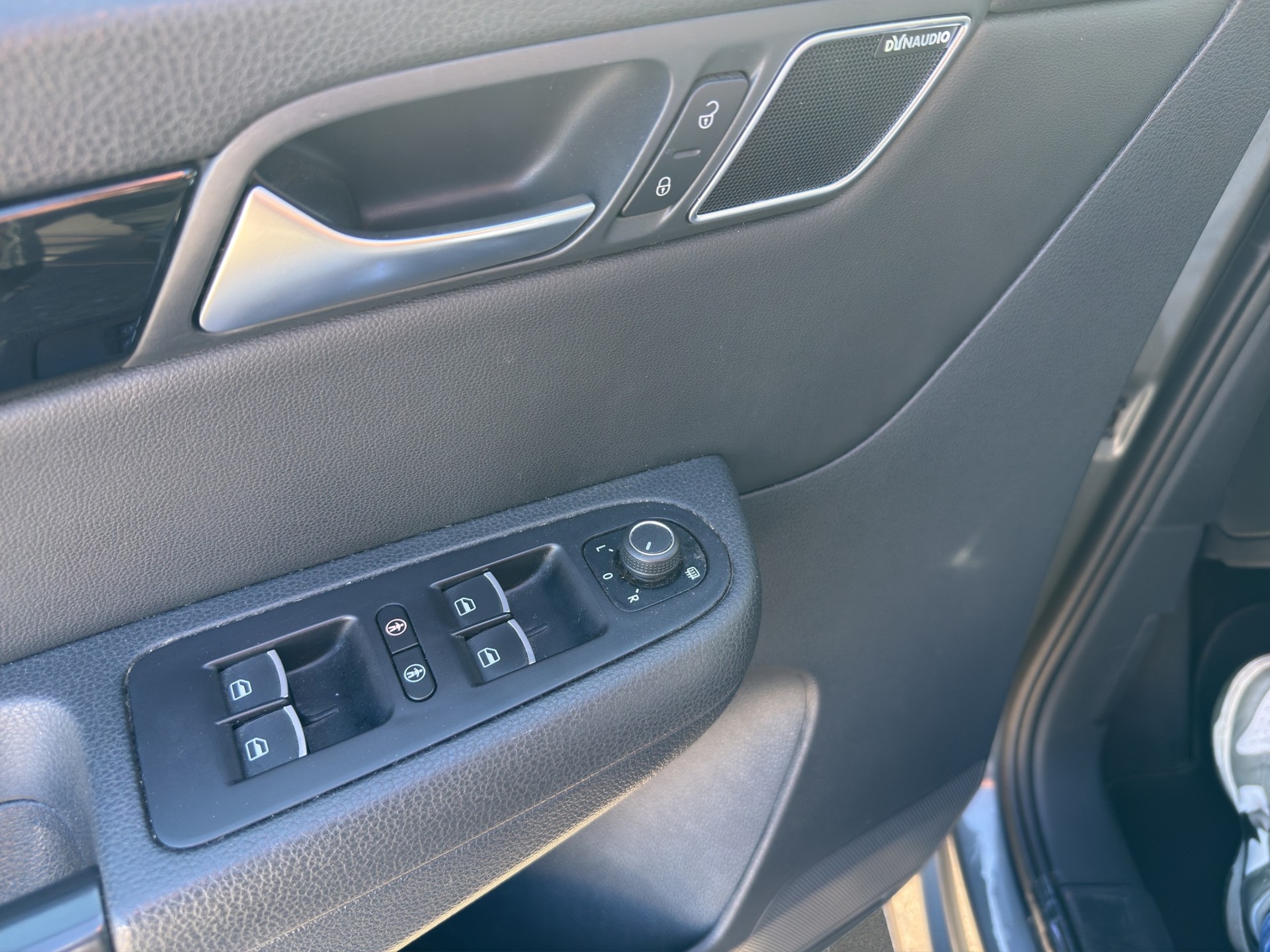 VW Sharan 2.0 TSI BMT Highline DSG-image-8