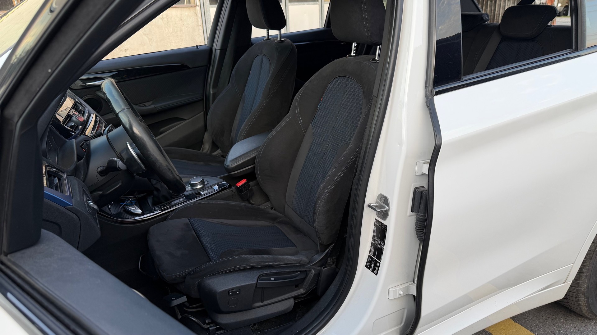 BMW X1 xDrive 20d M Sport-image-10