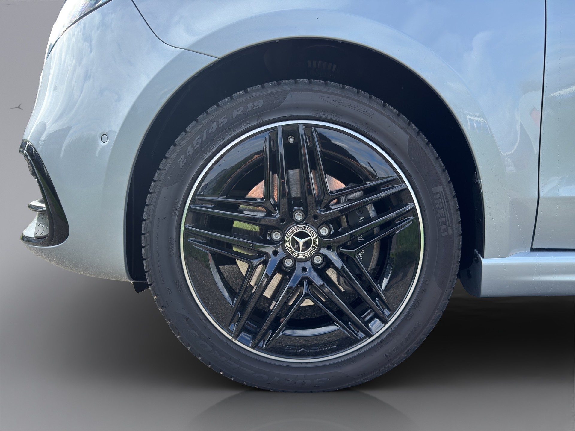 MERCEDES-BENZ V 300 Exclusive AMG Line L - Benzinmotor-image-2