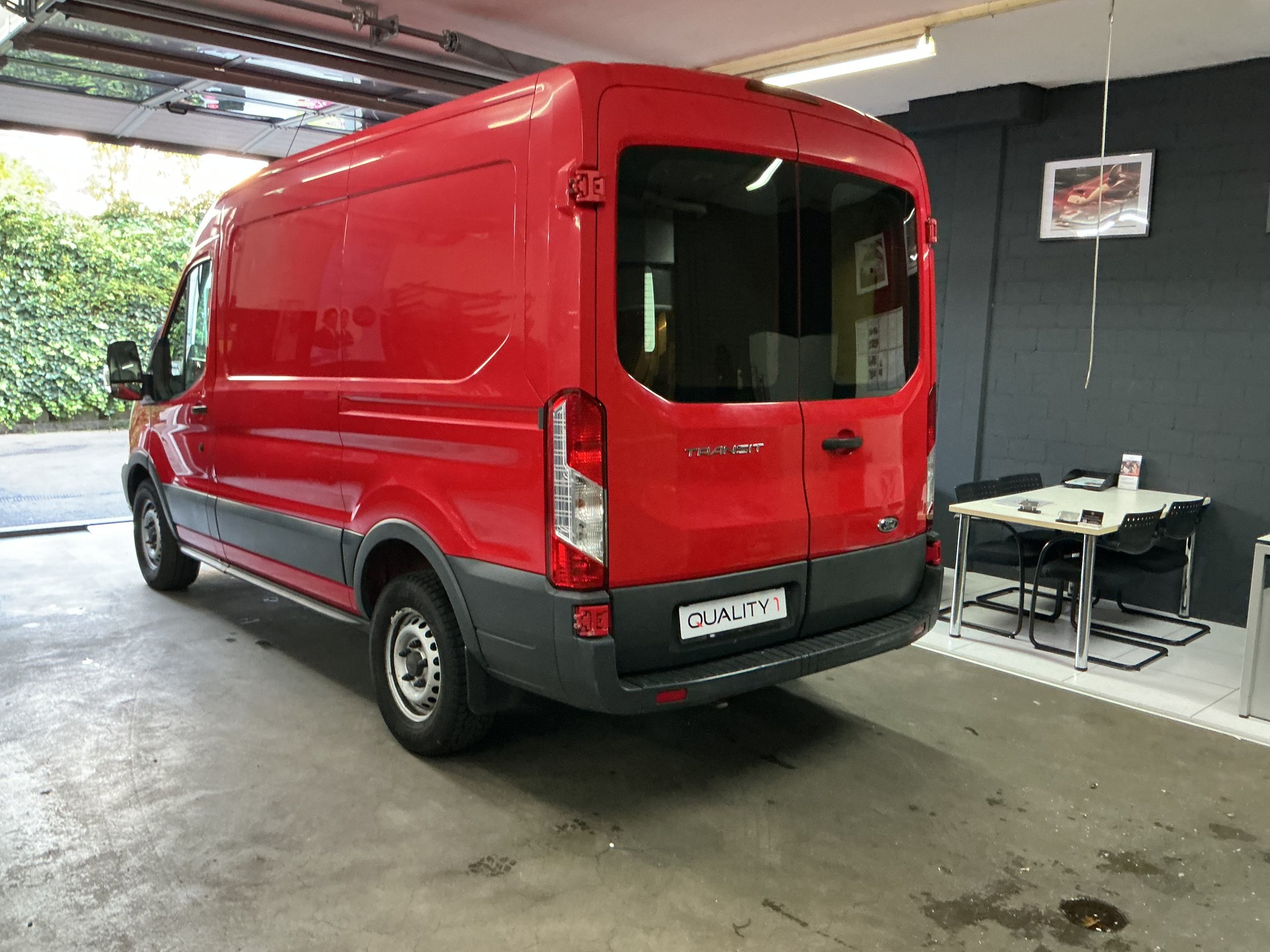FORD Transit Van 330 L2H2 Ambiente FWD-image-4