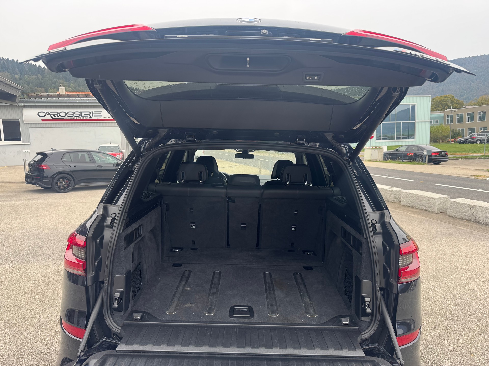 BMW X5 xDrive M50d Steptronic-image-12