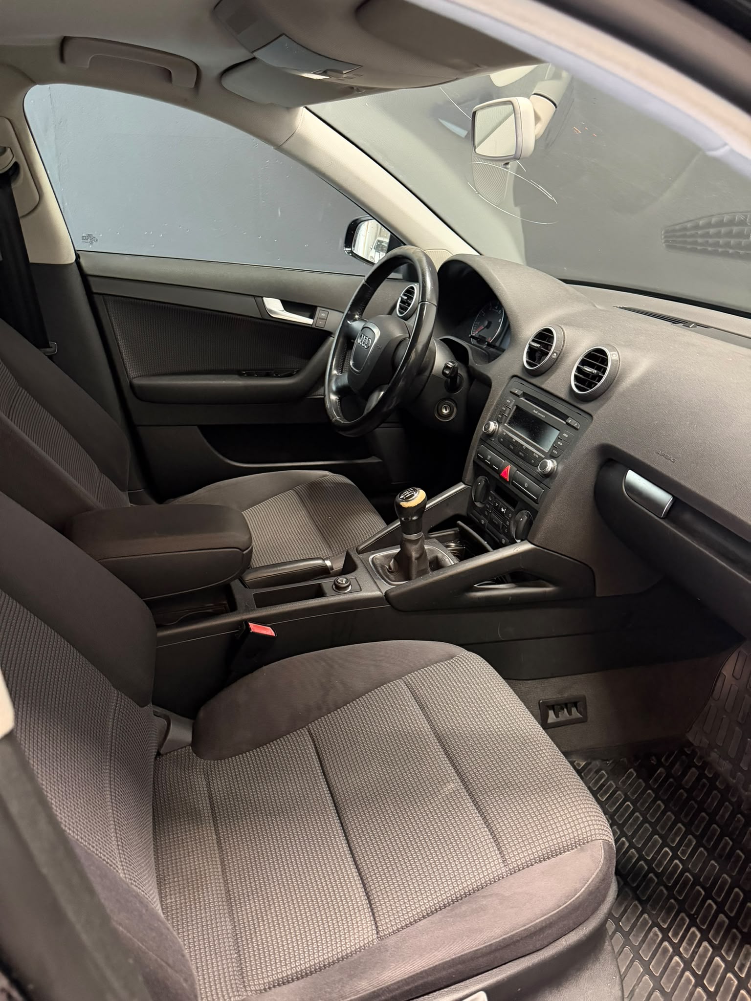 AUDI A3 Sportback 1.4 Turbo FSI Ambition-image-12