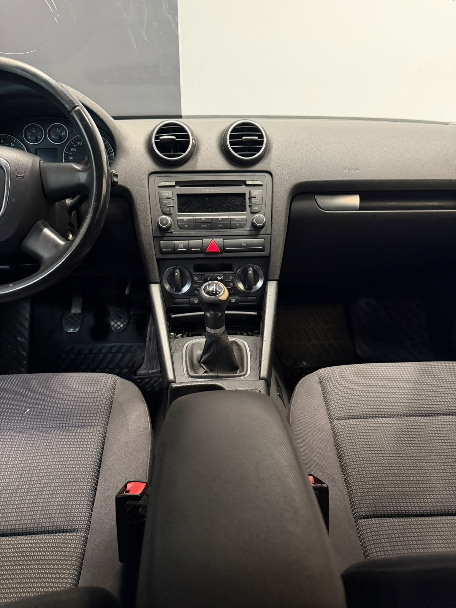 AUDI A3 Sportback 1.4 Turbo FSI Ambition-image-8