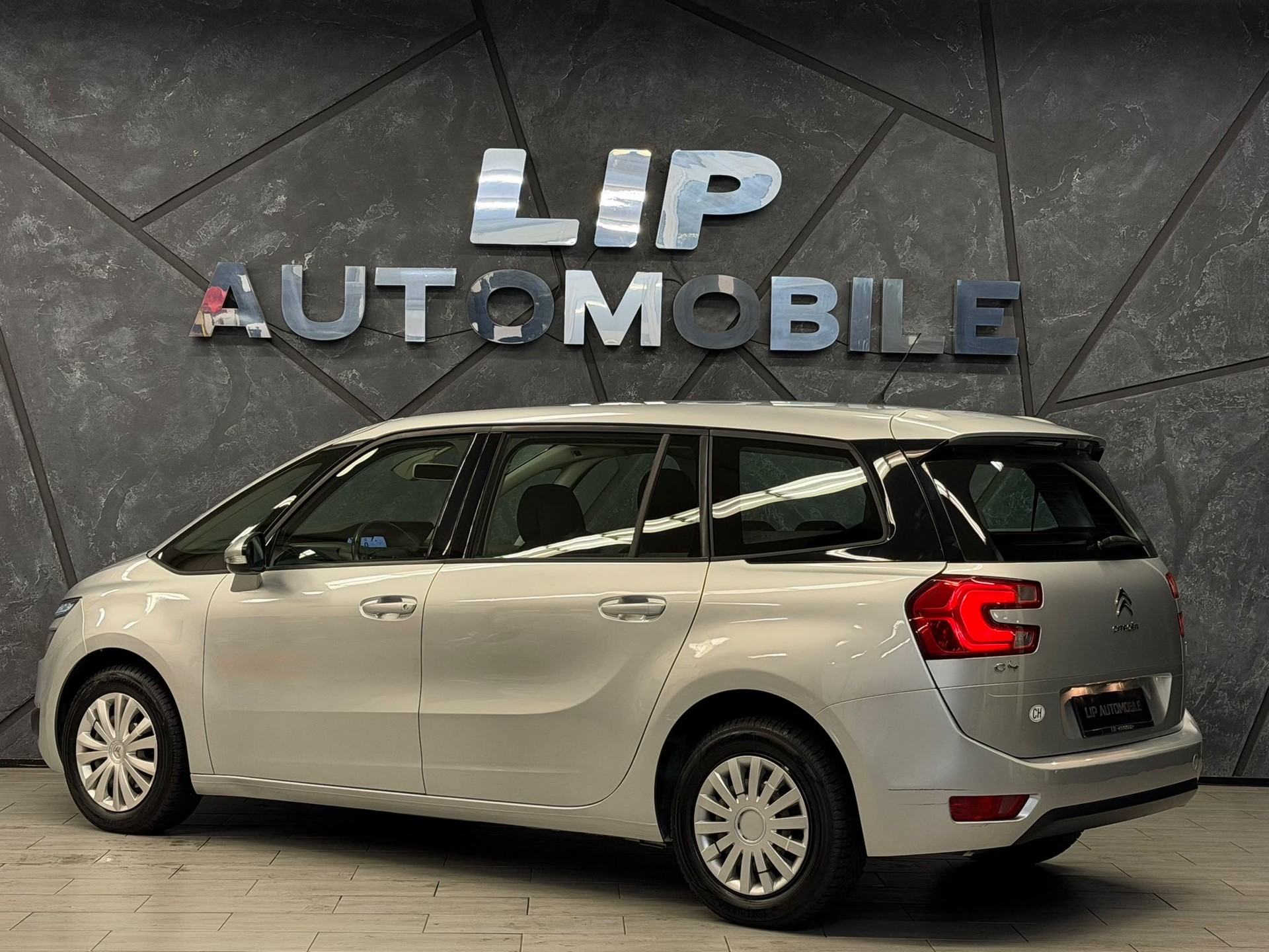 CITROEN Grand C4 Picasso 1.2 Pure Tech Attraction-image-7