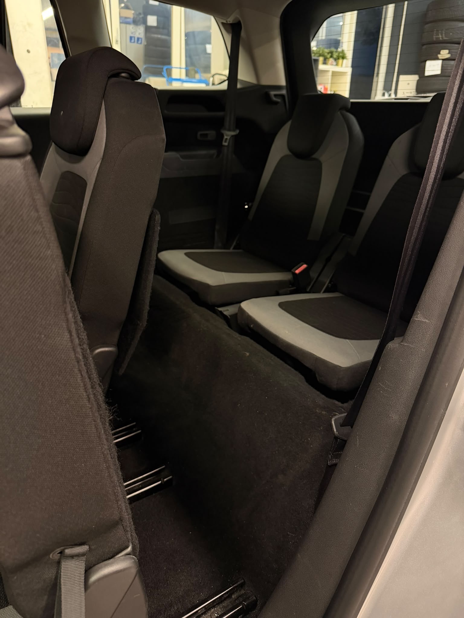 CITROEN Grand C4 Picasso 1.2 Pure Tech Attraction-image-11