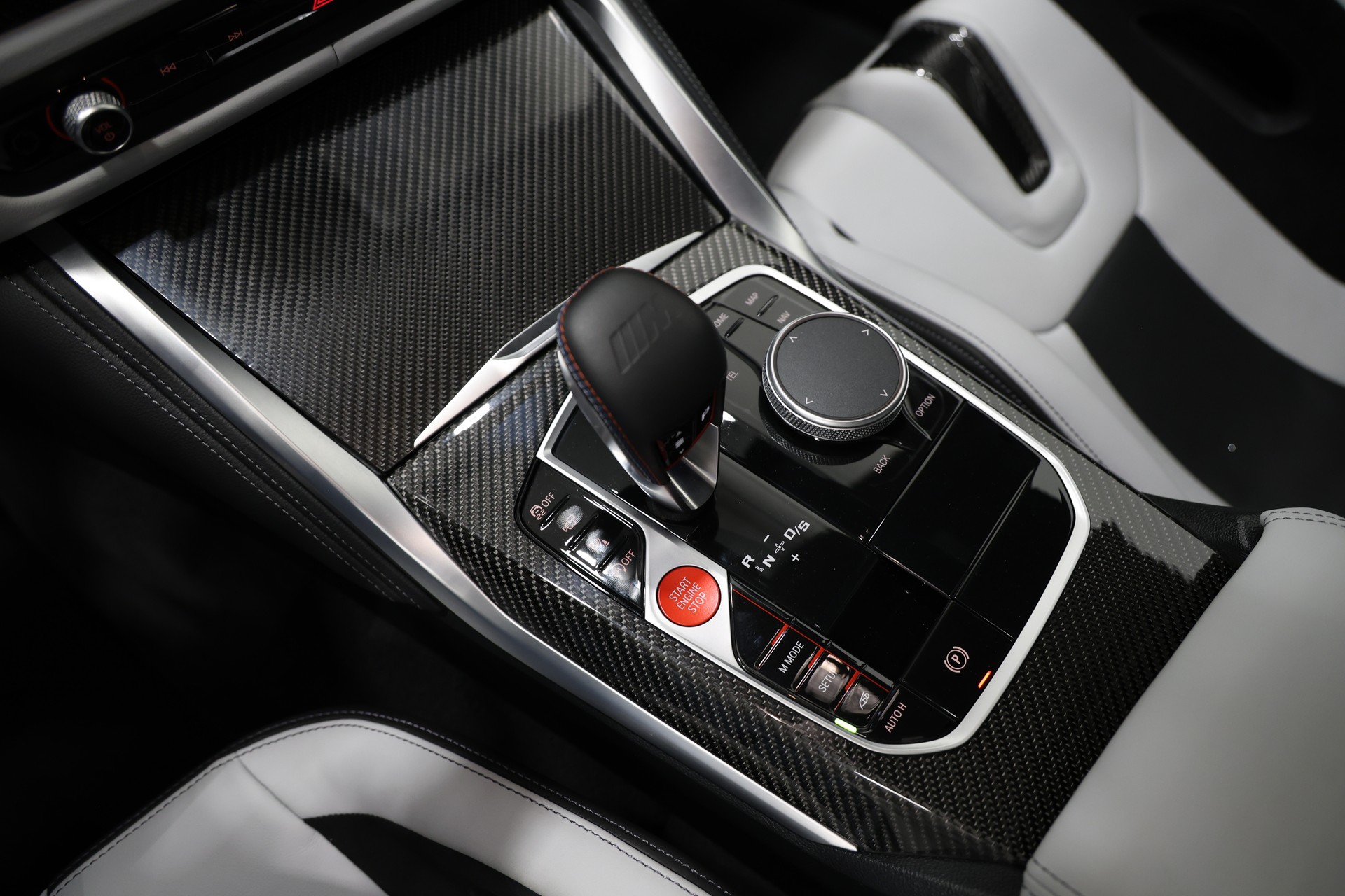 BMW M3 Competition M xDrive LCI *Sonderlackierung Liquid Copper*Carbon Schalensitze*M Driver's Package*-image-28