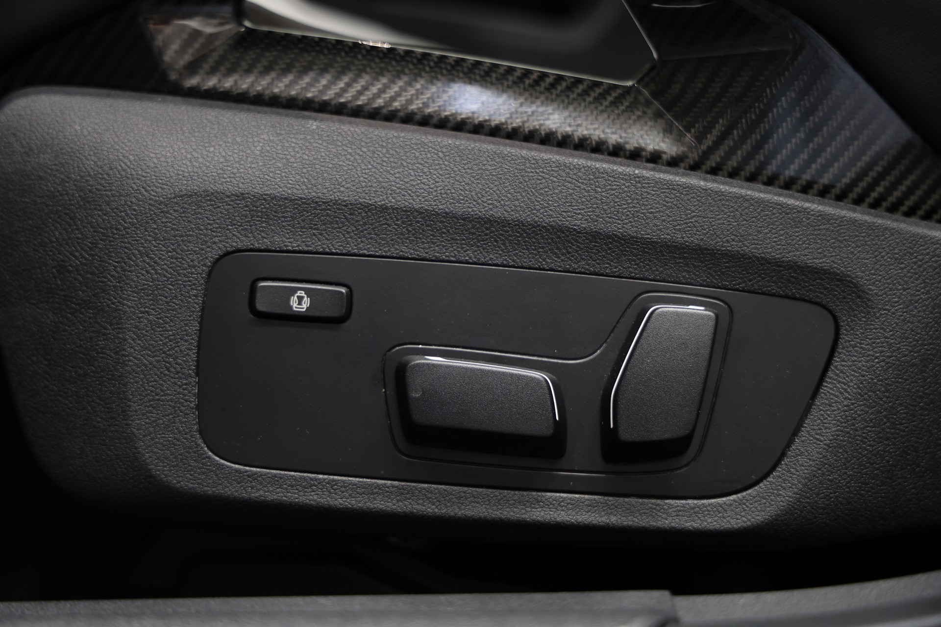 BMW M3 Competition M xDrive LCI *Sonderlackierung Liquid Copper*Carbon Schalensitze*M Driver's Package*-image-25