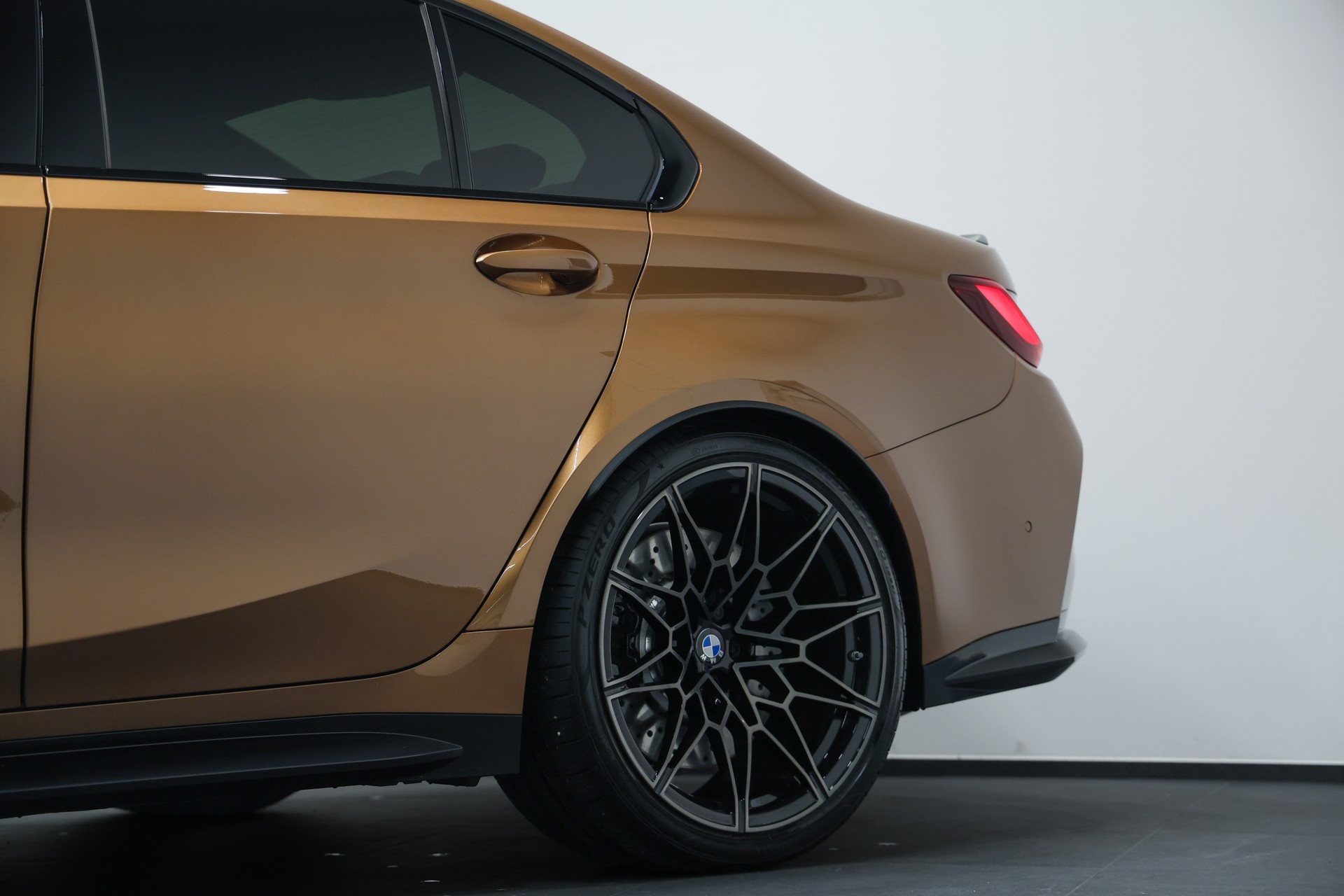 BMW M3 Competition M xDrive LCI *Sonderlackierung Liquid Copper*Carbon Schalensitze*M Driver's Package*-image-10