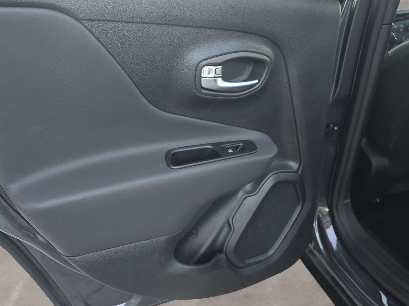 JEEP Renegade 1.3 Plug-In Hybrid Limited (EURO 6d)-image-21