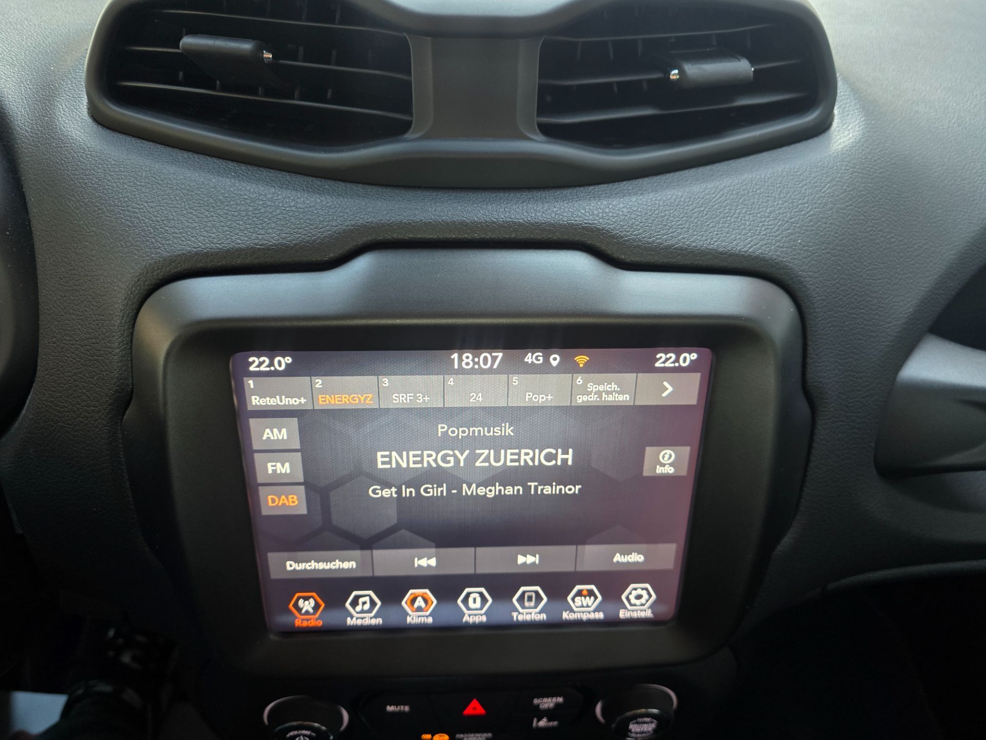 JEEP Renegade 1.3 Plug-In Hybrid Limited (EURO 6d)-image-13