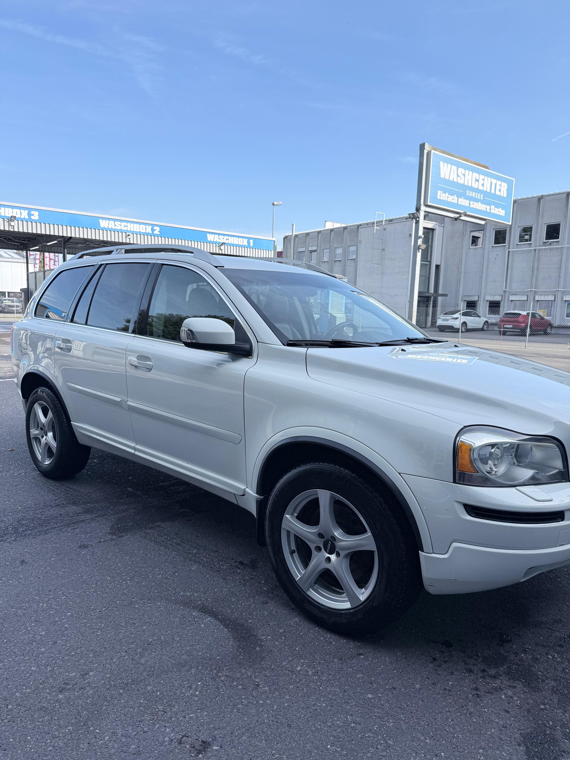 VOLVO 2.4D5 Momentum 7P. AWD-image-2