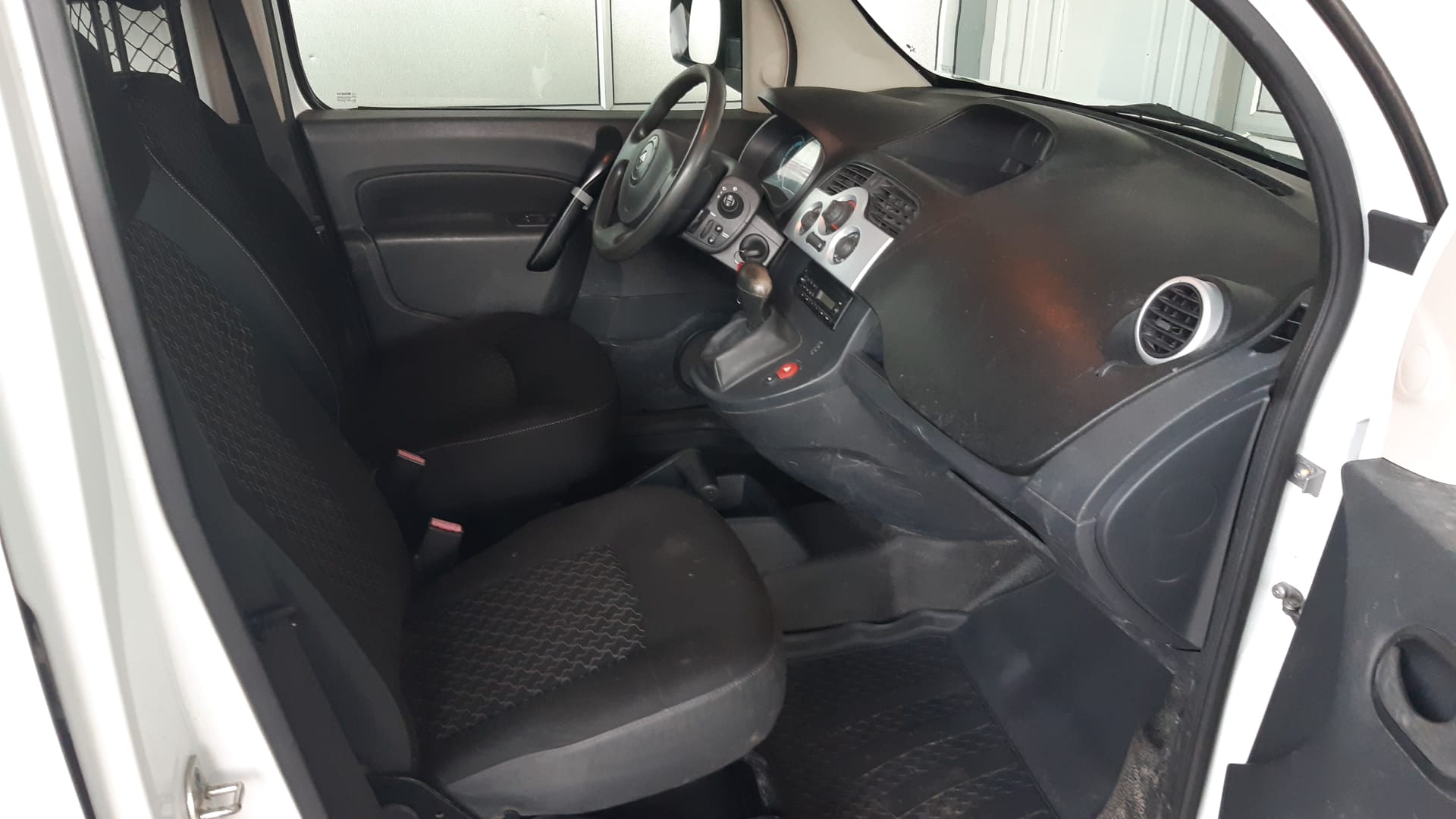 RENAULT Kangoo Z.E.-image-9