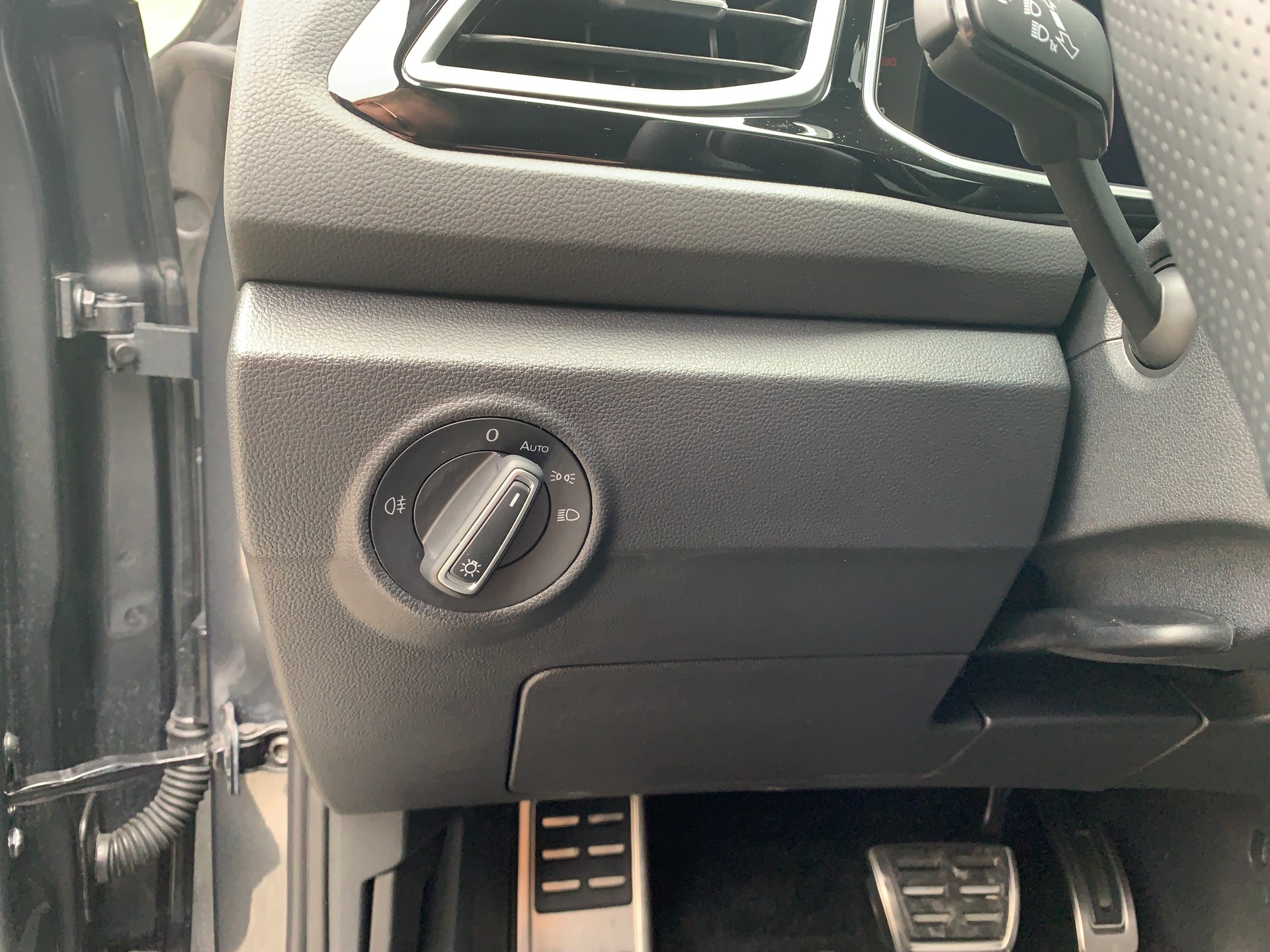 VW T-Roc 2.0 TSI R-Line DSG 4Motion-image-9