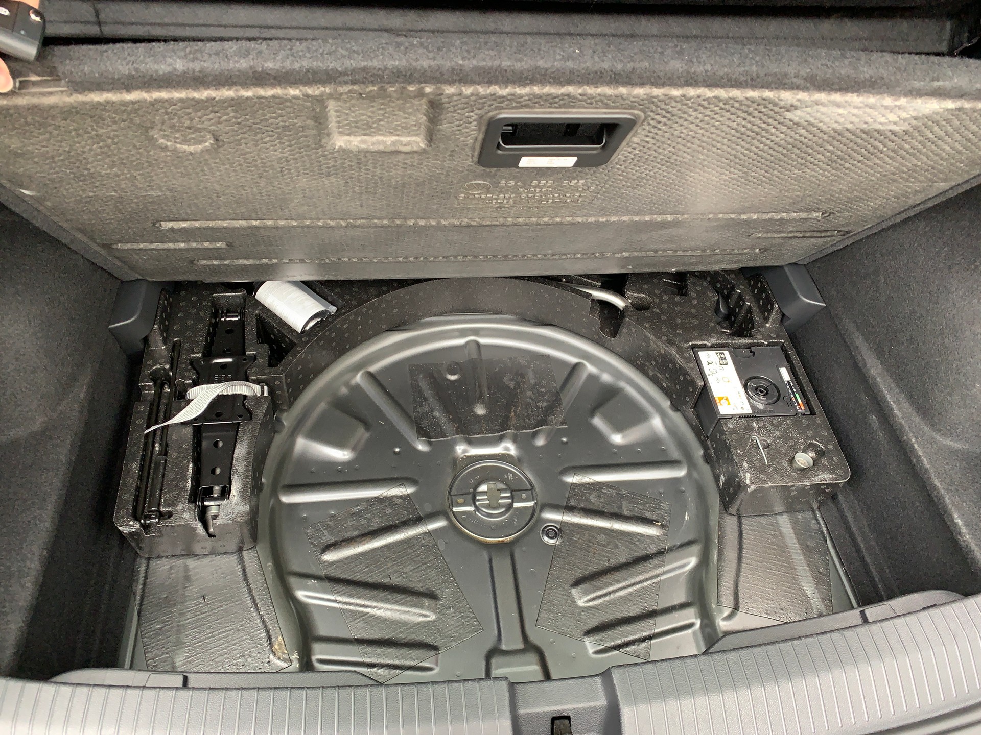 VW T-Roc 2.0 TSI R-Line DSG 4Motion-image-18