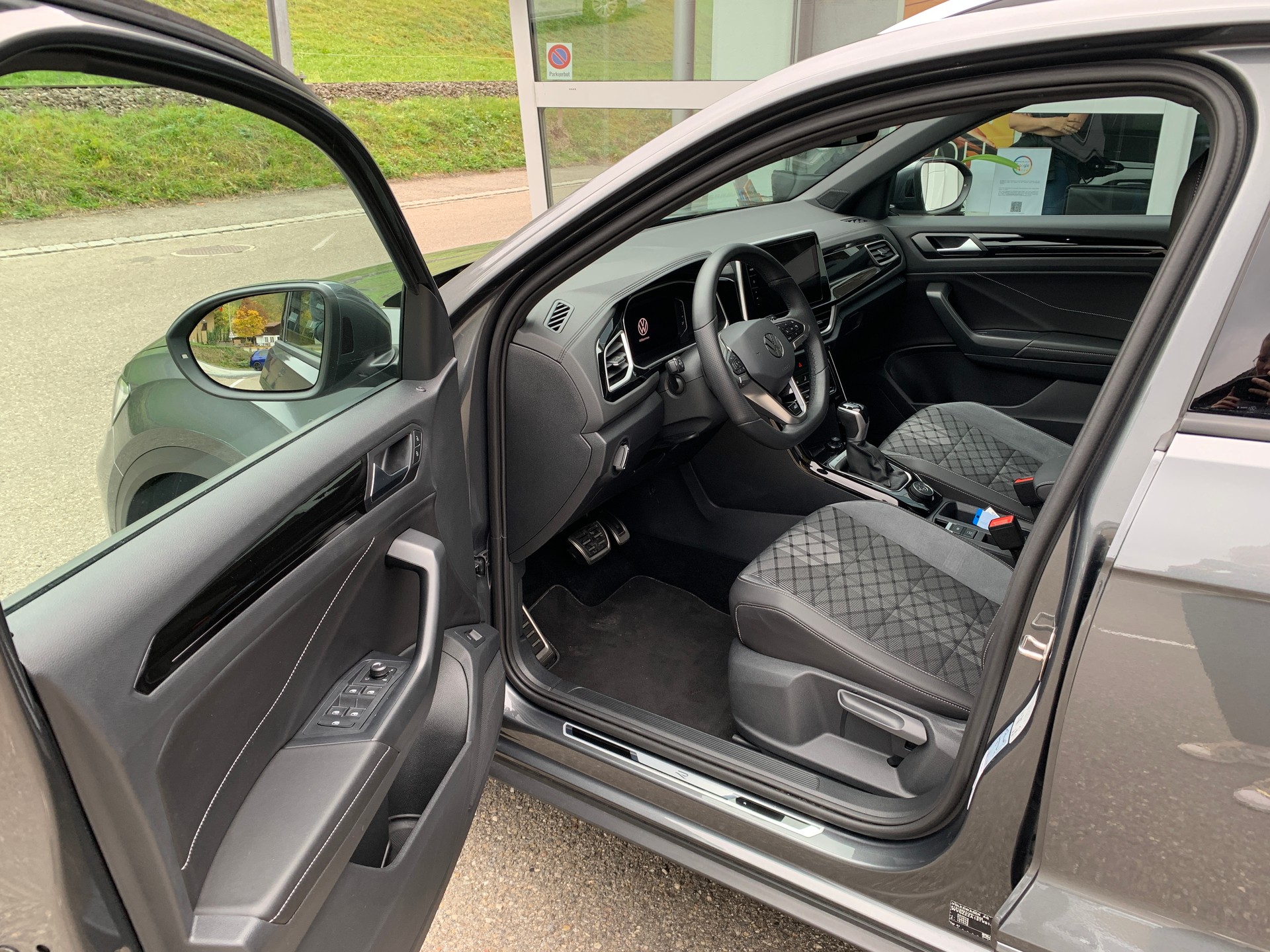 VW T-Roc 2.0 TSI R-Line DSG 4Motion-image-7