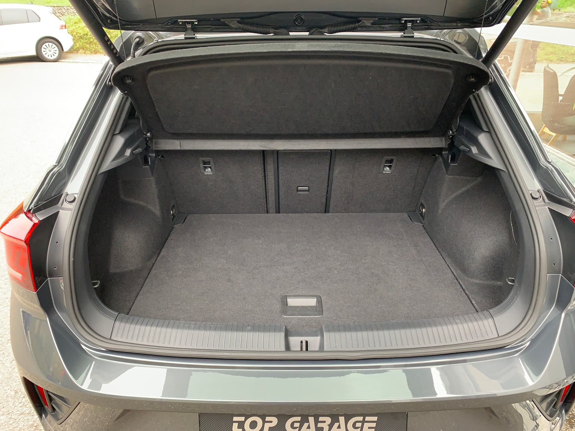 VW T-Roc 2.0 TSI R-Line DSG 4Motion-image-17