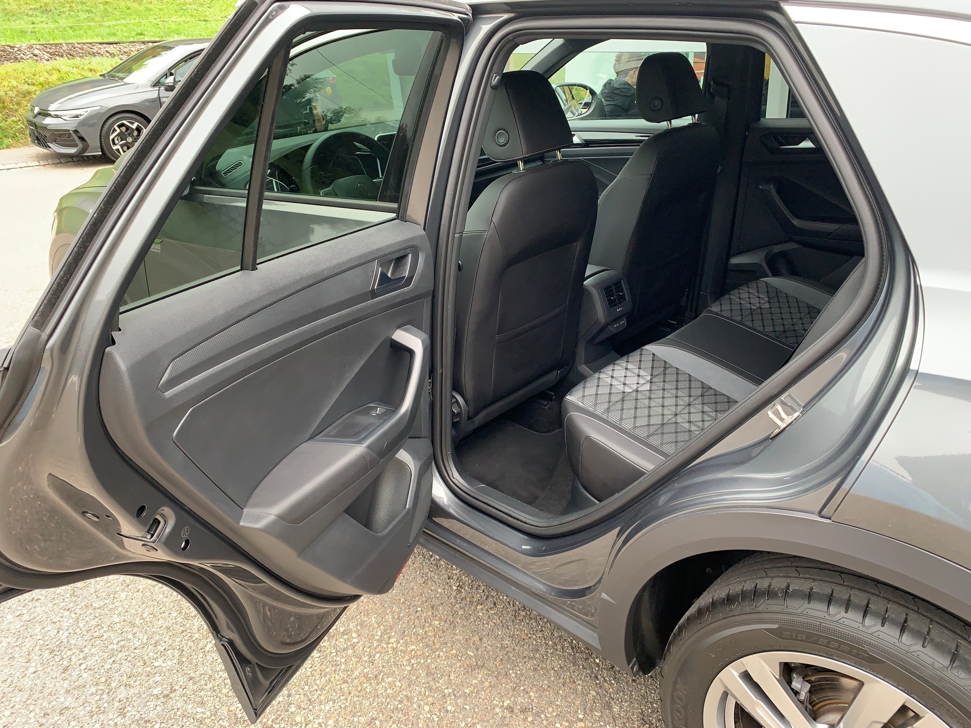 VW T-Roc 2.0 TSI R-Line DSG 4Motion-image-15